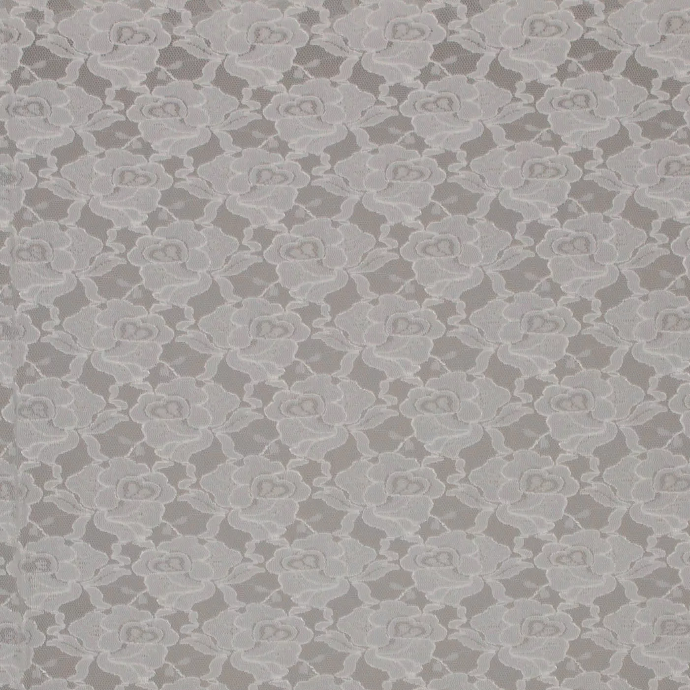 Witte kant met bloemenmotief