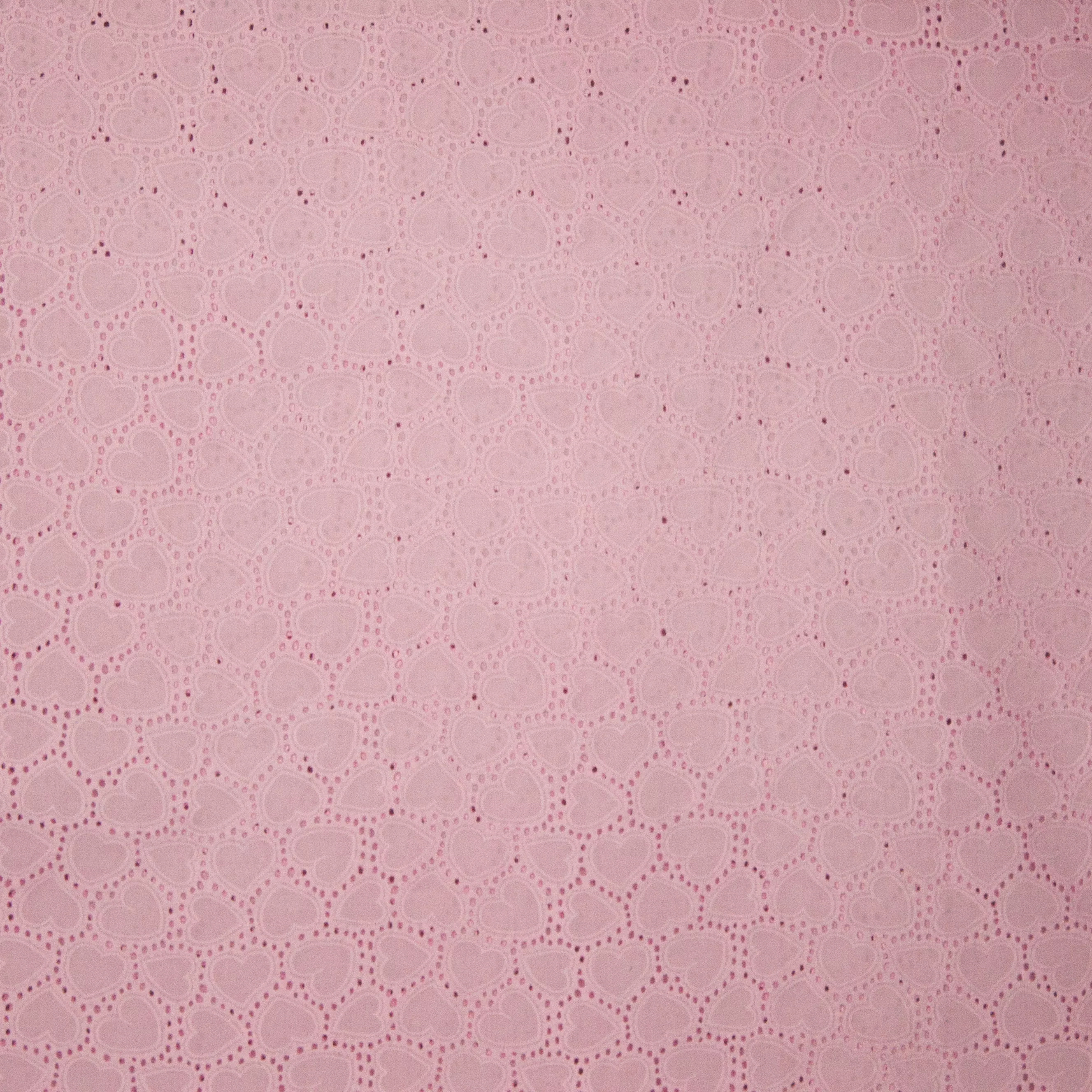 Broderiekant roze met hartjes