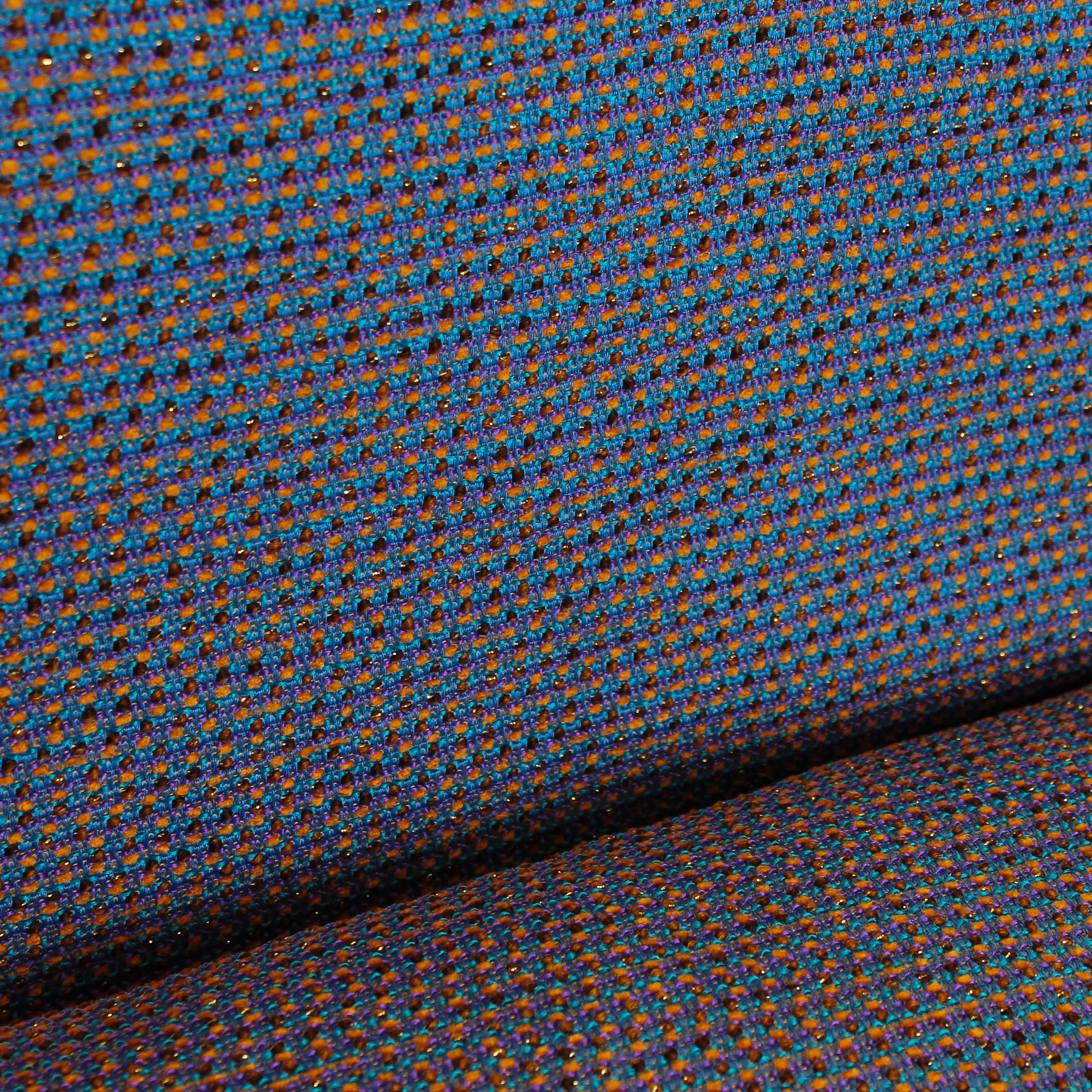 Turquoise/paarse lichte chanelstof met bruine details