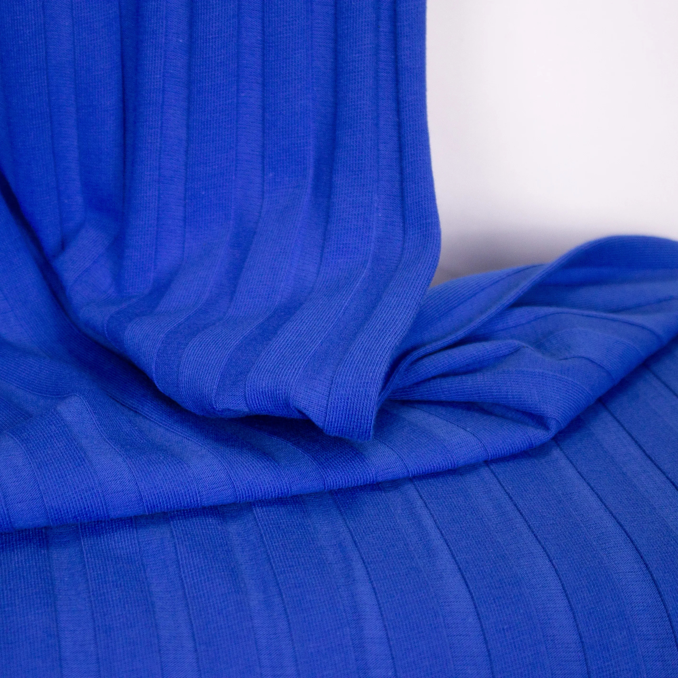 Blauwe katoen tricot met reliëfstreep van La Maison Victor
