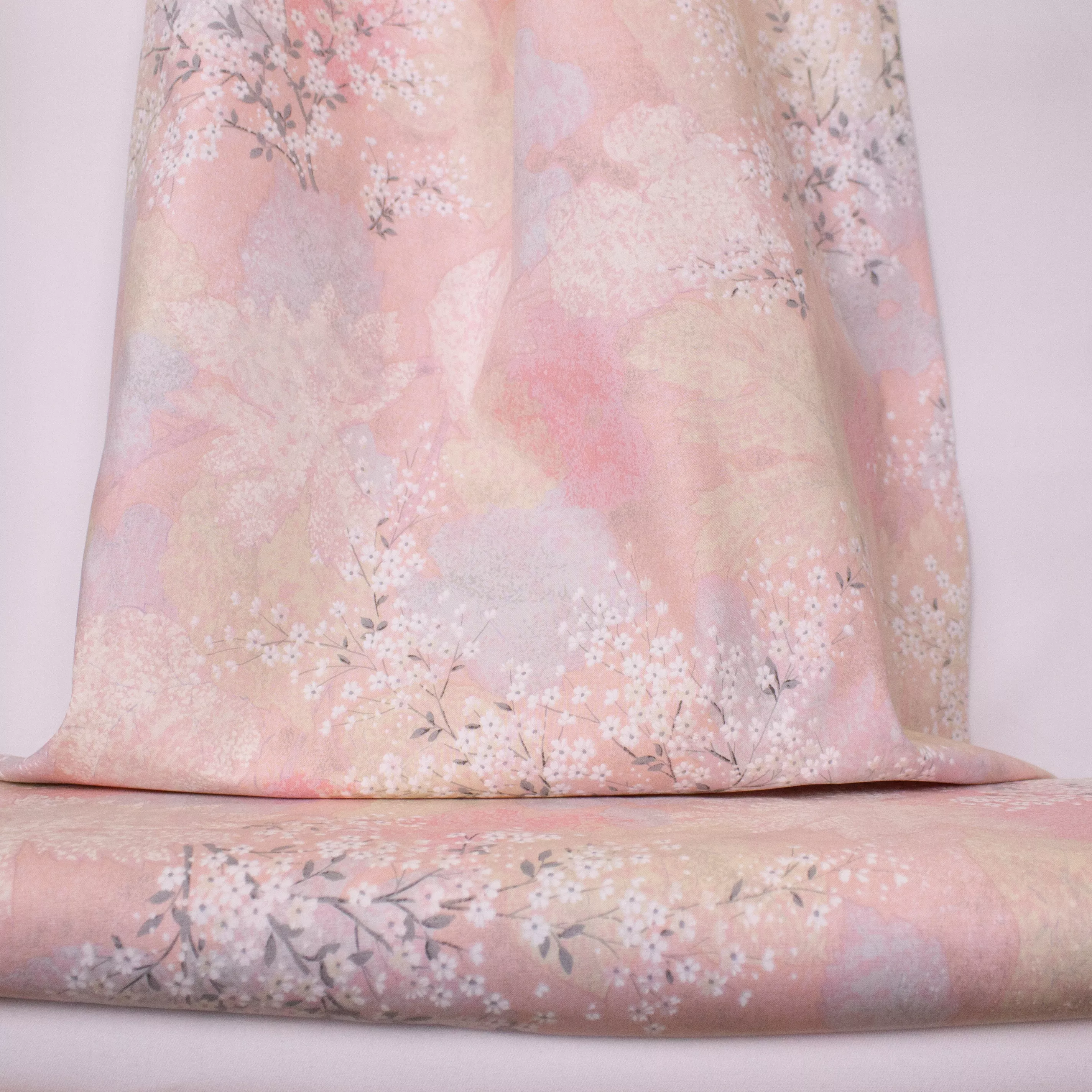 Roze Poplin Katoen met Bloemen en Bladeren van Michael Miller