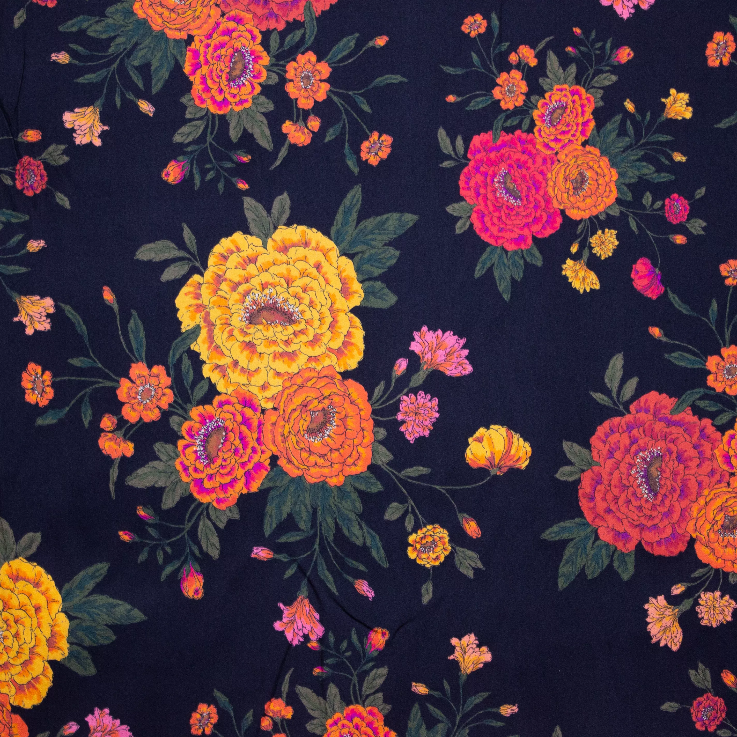 Zwarte polyester met oranje bloemen