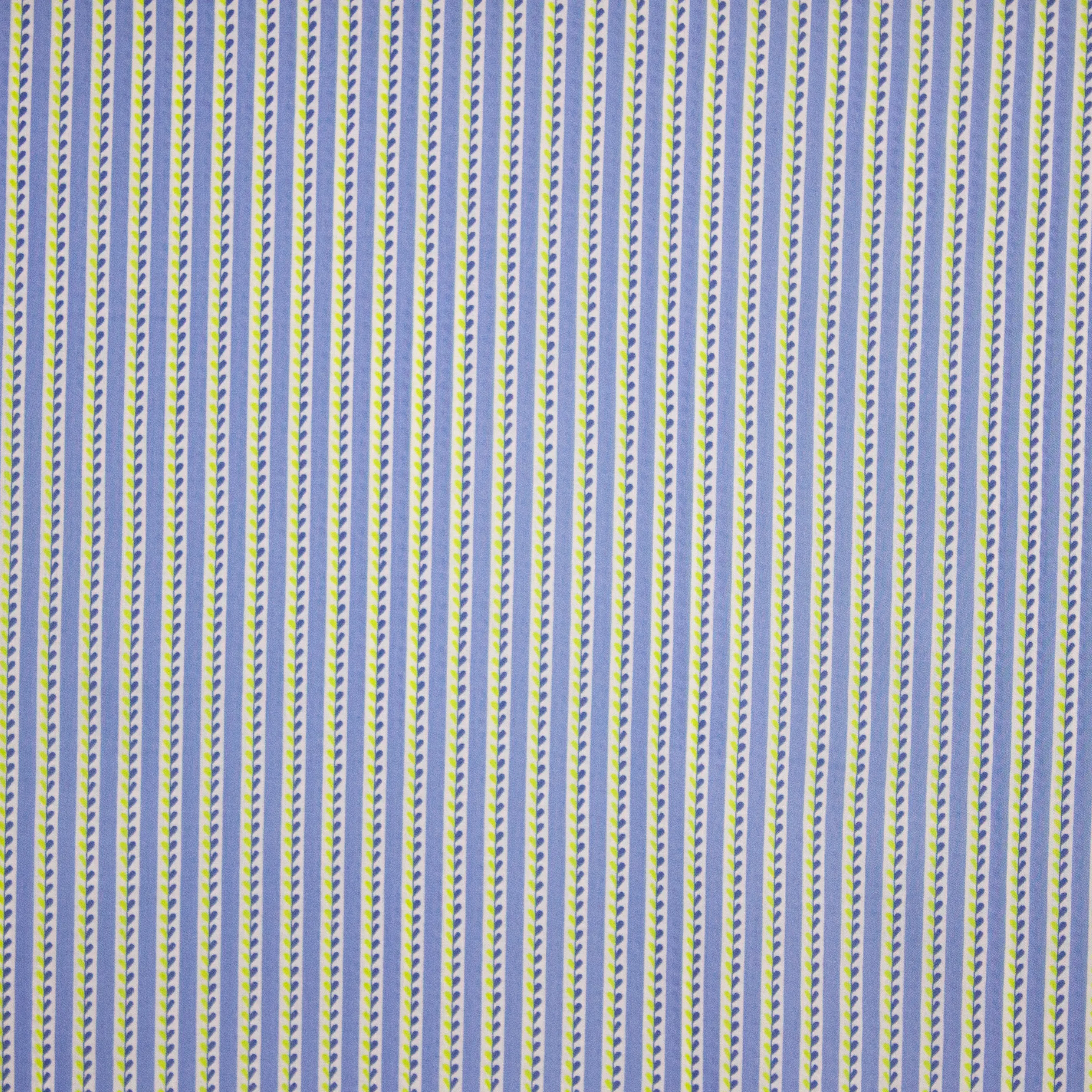 Blauw / wit gestreepte viscose met fijn blaadjes patroon