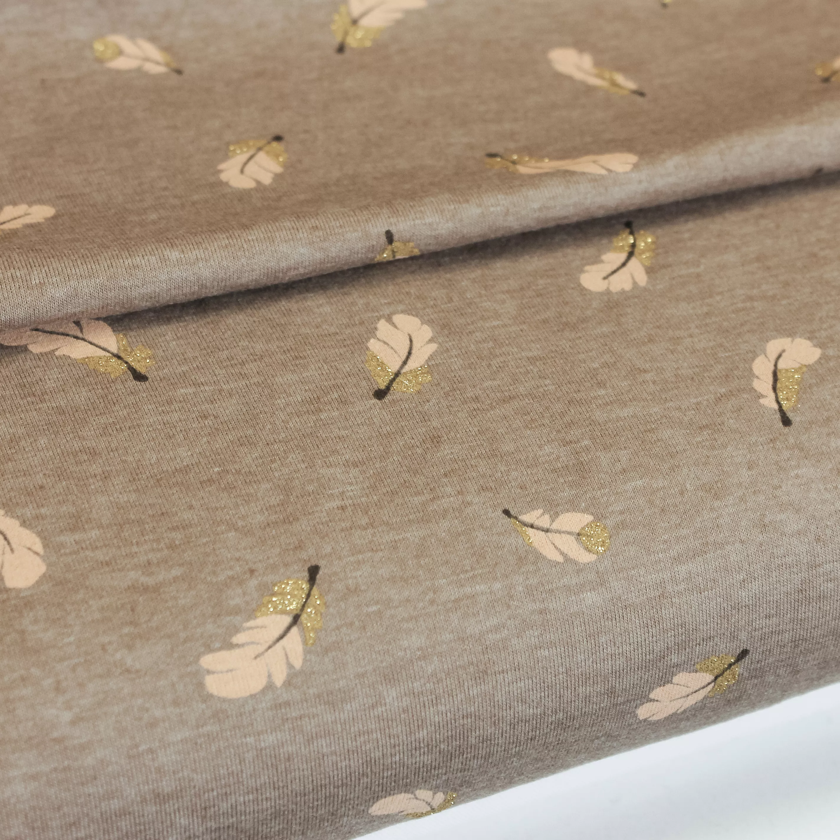 Tricot bruin gemêleerd met veren en gouden glitter - Poppy