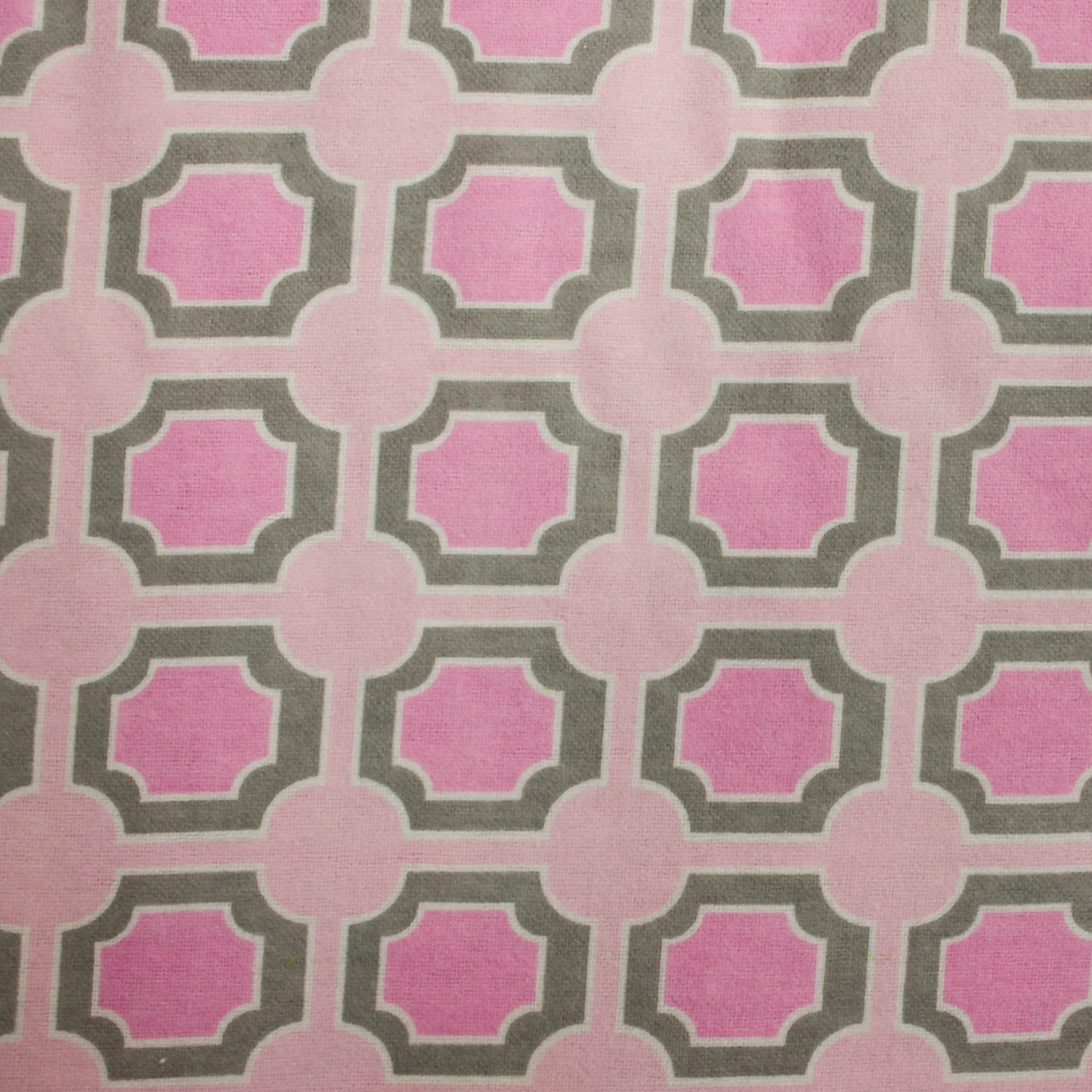 Flanel roze met tegeltjesmotief