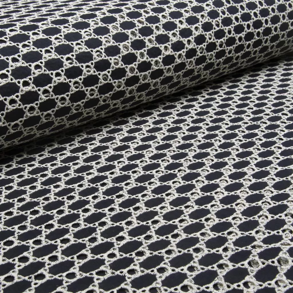 Broderie katoen met wit patroon - Burda