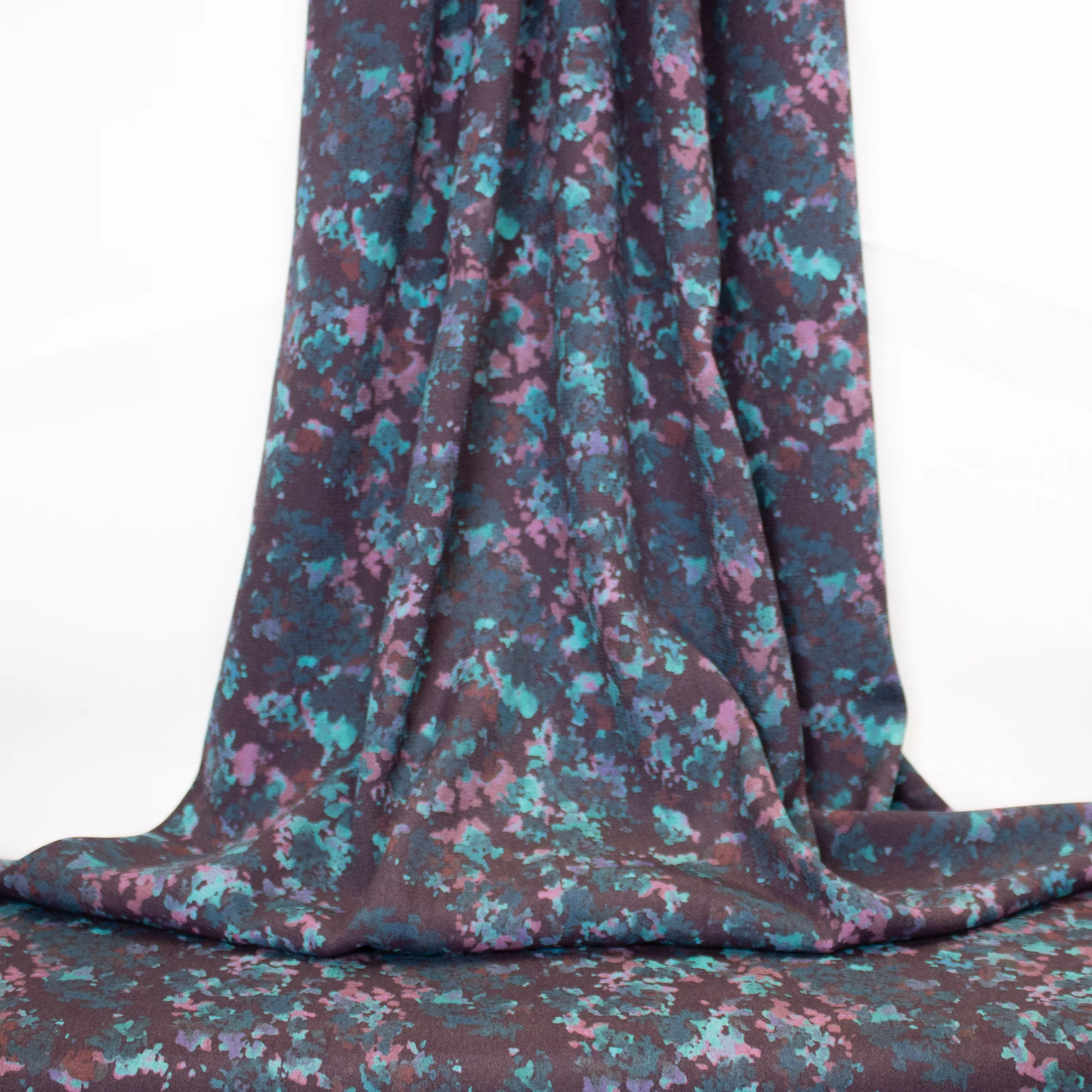 Viscose crêpe in blauw, roze en paarse tinten