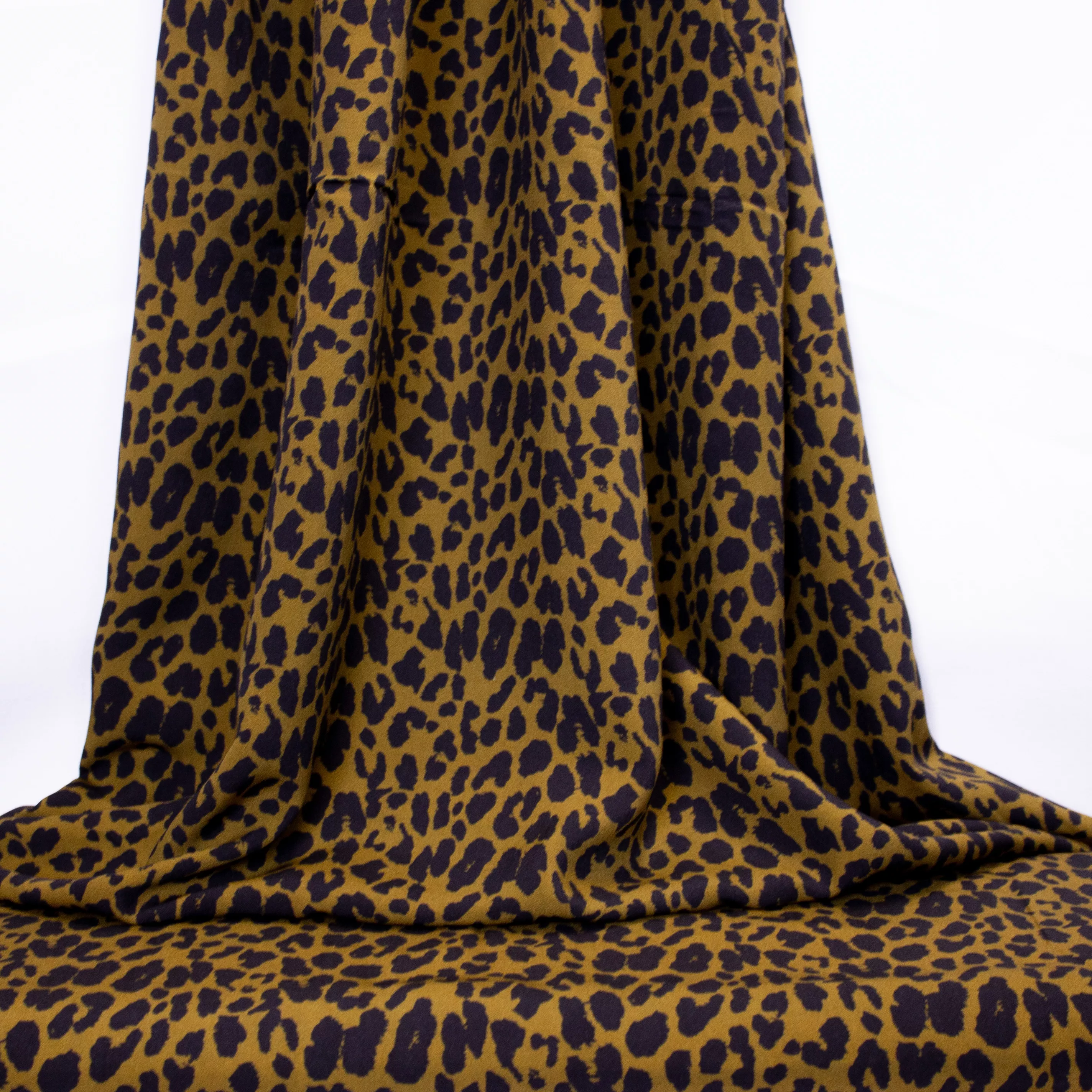 Bruine viscose met zwart luipaardpatroon