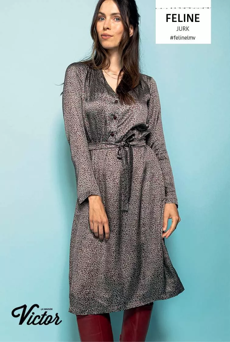 Grijze viscose rayon met bordeaux vlekjes van La Maison Victor