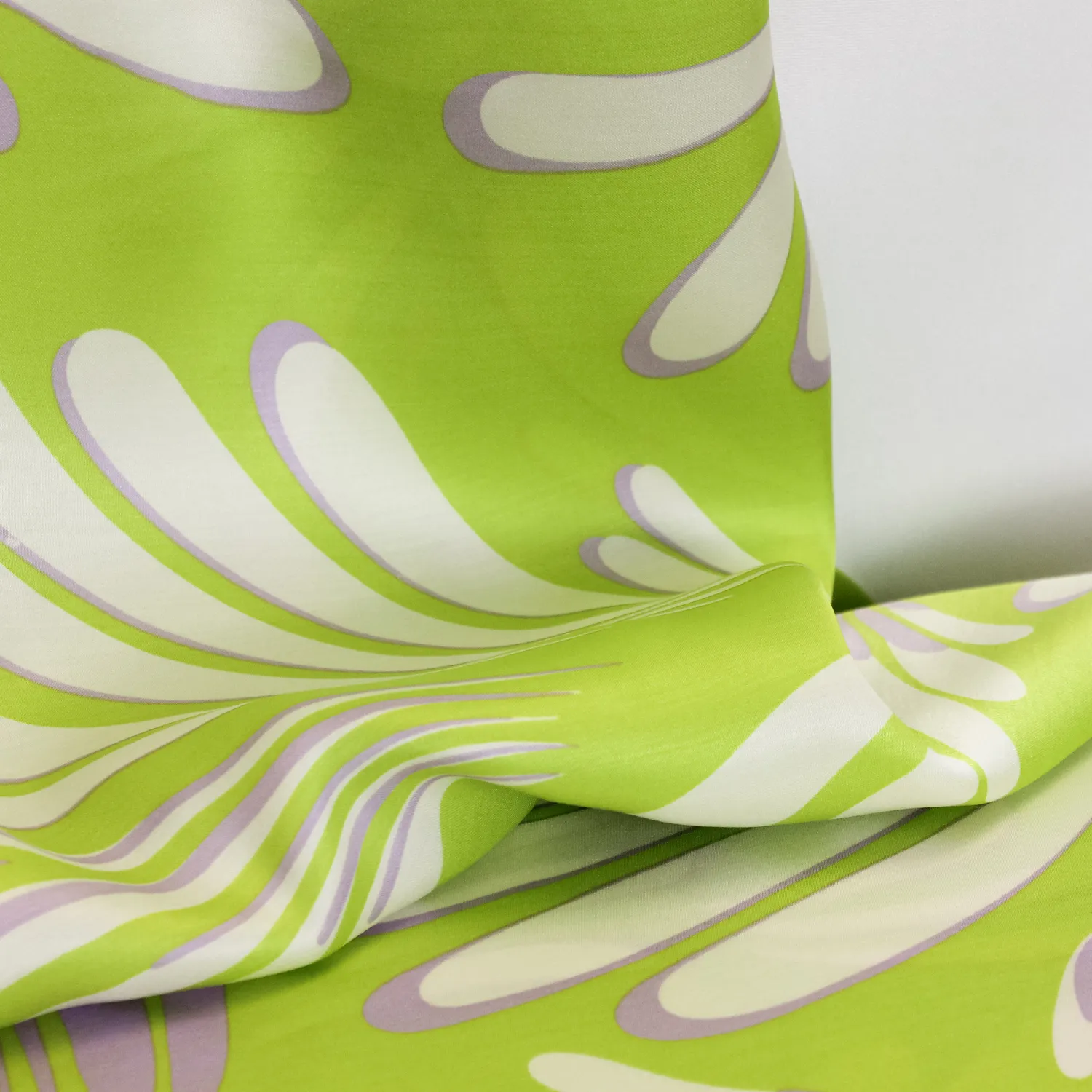 Viscose groen met witte print