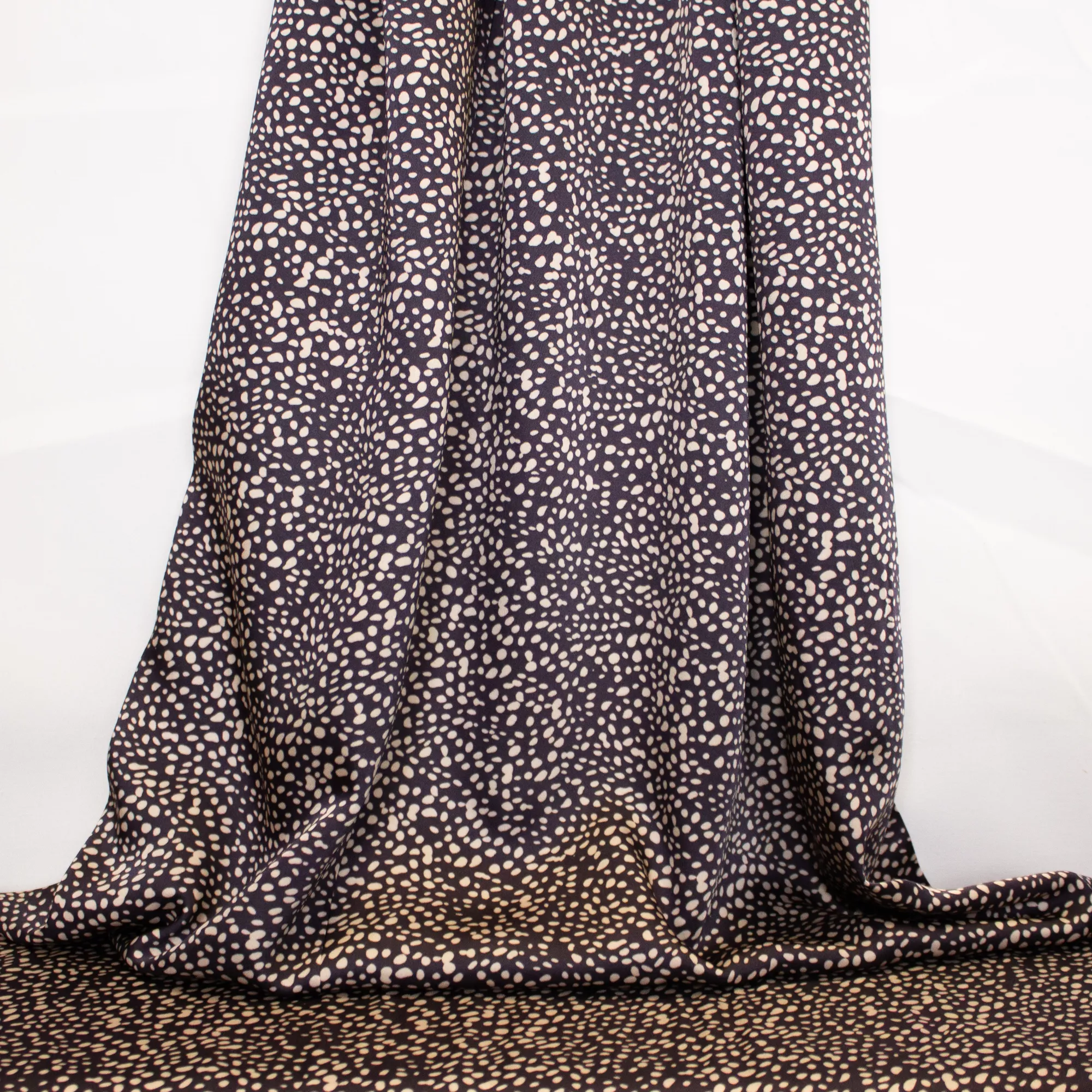 Donkerbruine viscose rayon met beige vlekjes van La Maison Victor
