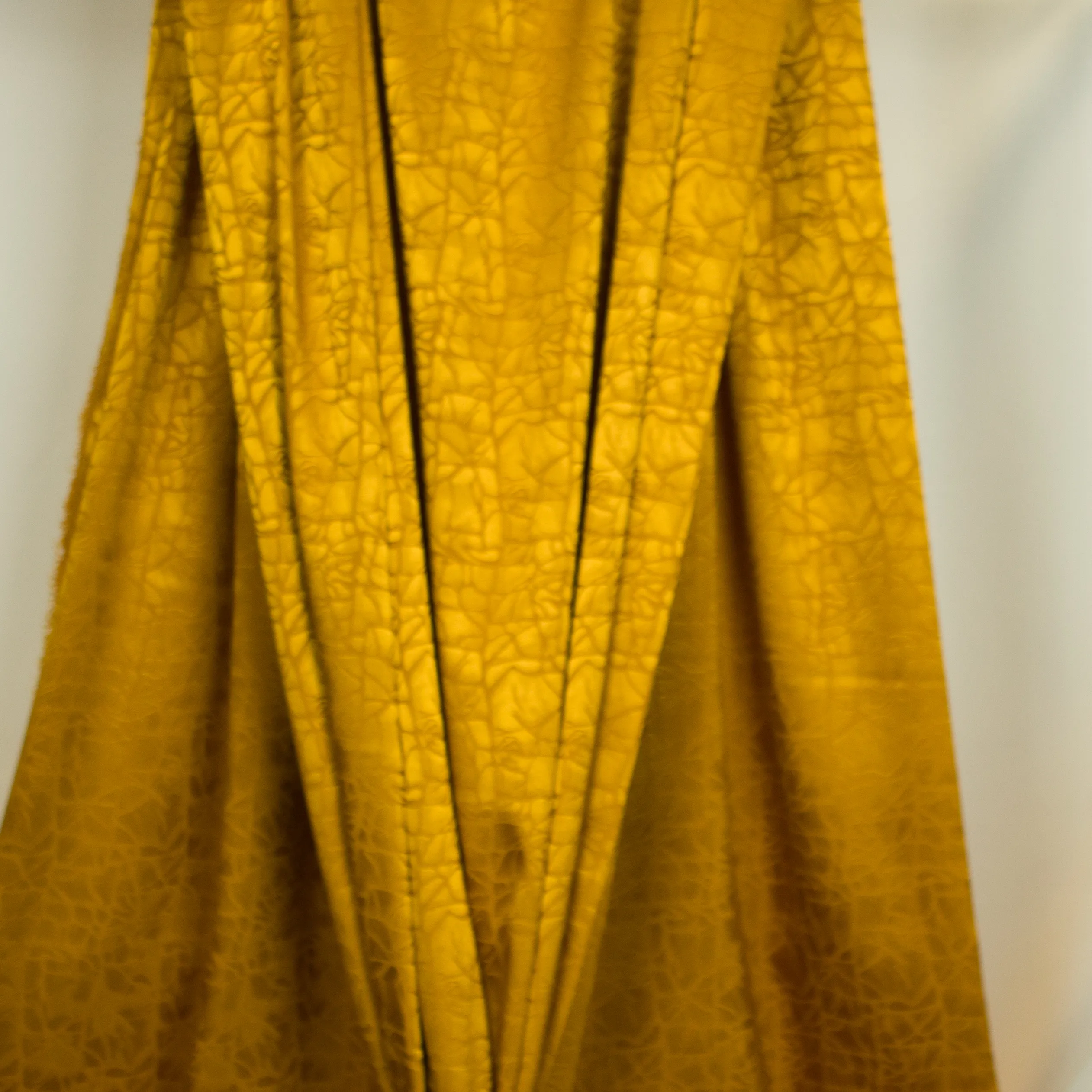Gele Satijn Damast van Stitched By You