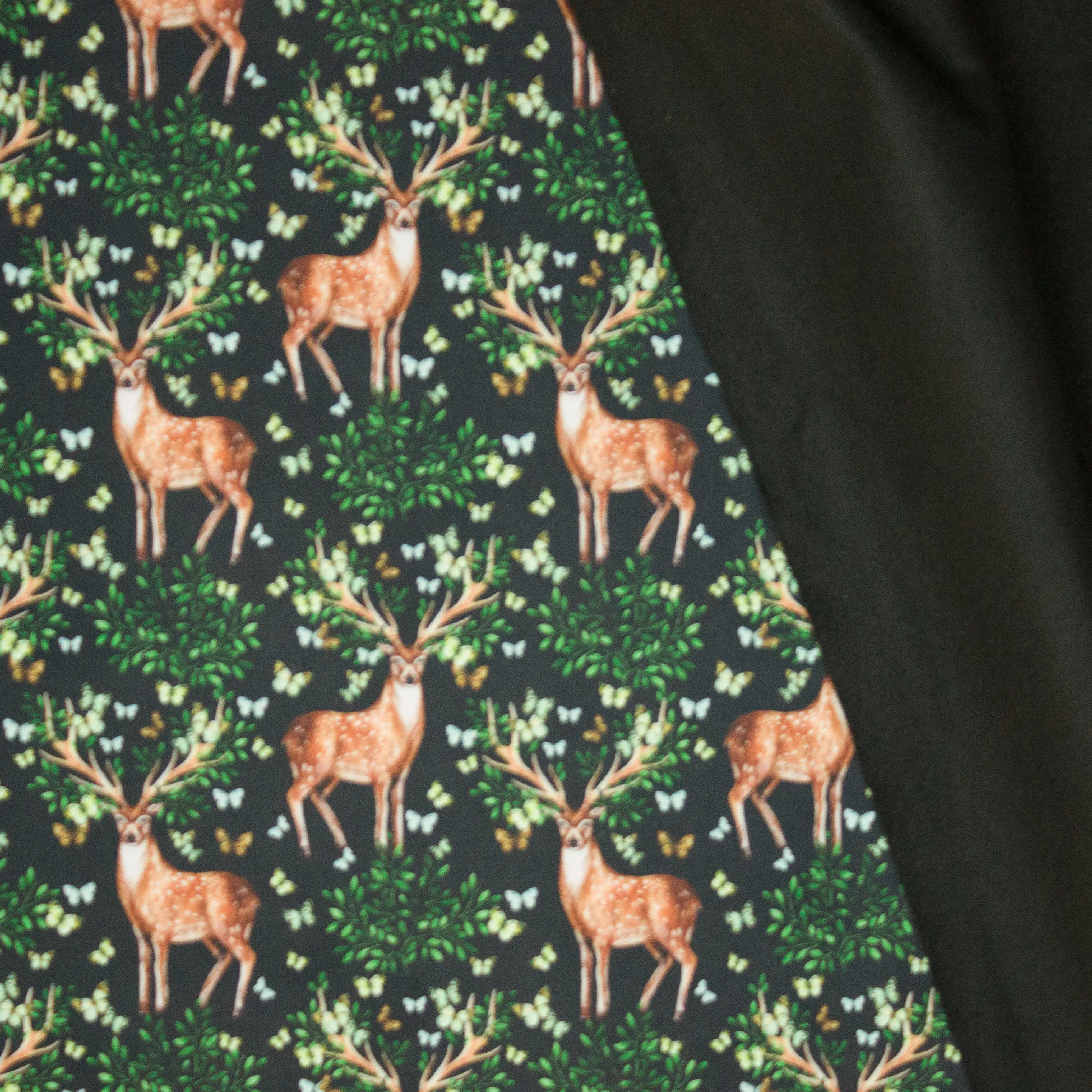 Softshell zwart met herten van 'Stitched By You'