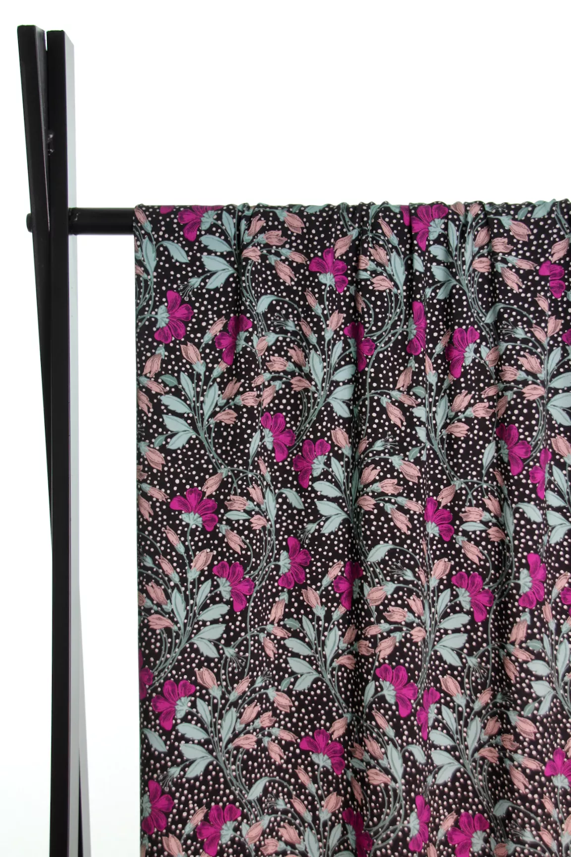 Gestipte viscose met bloemen in roze en blauwe tinten van Atelier Jupe