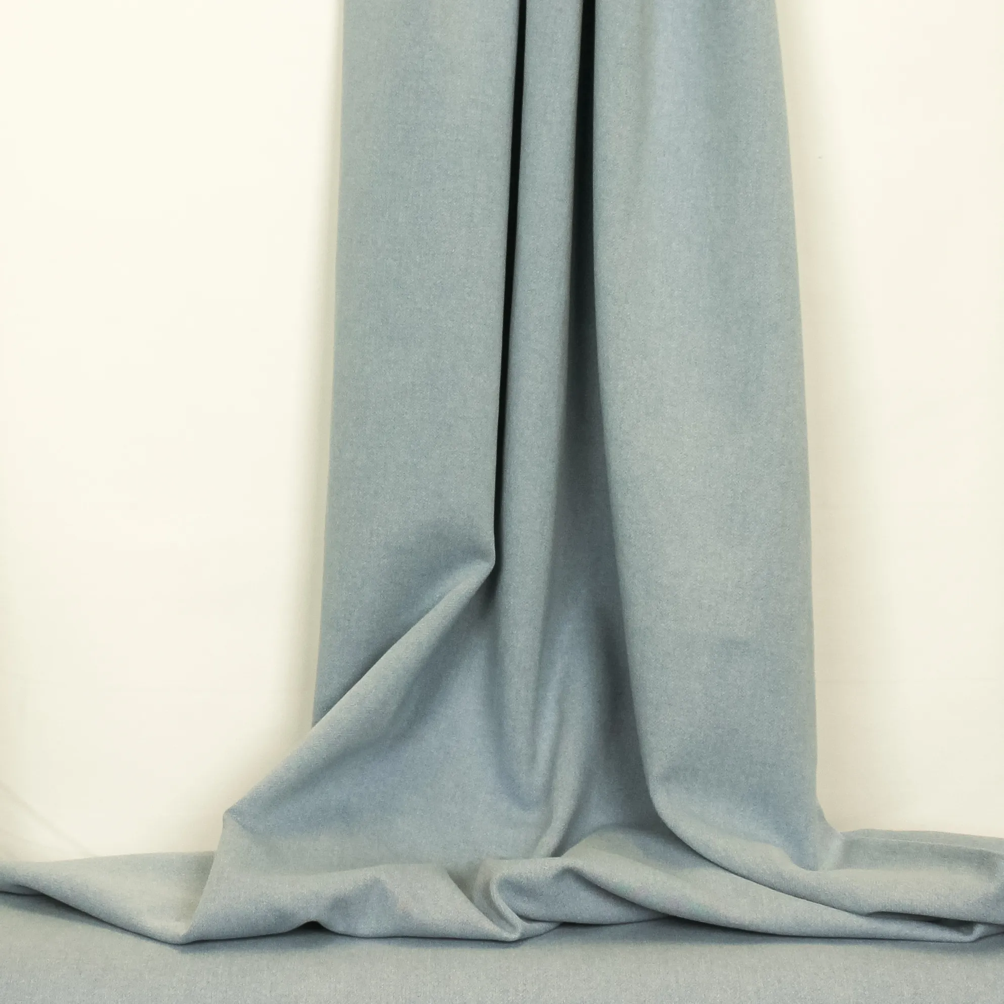 Lichtblauwe sweaterstof met jeanslook