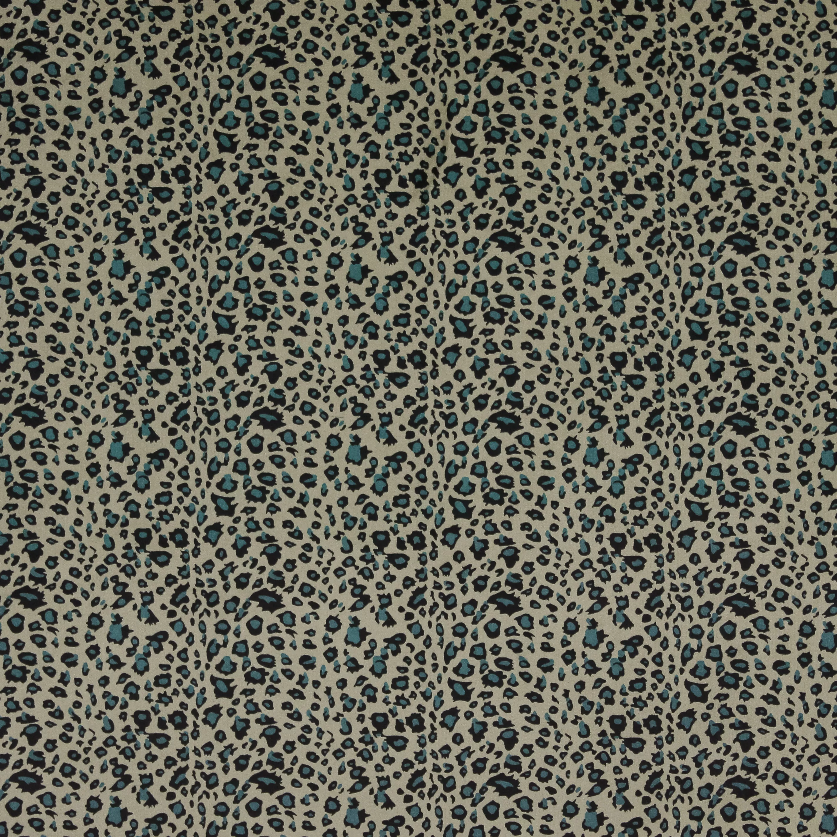 Beige daim met blauw luipaard patroon