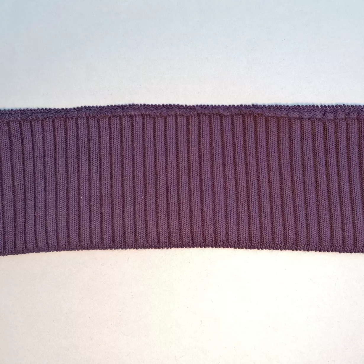 Paarse cuff (boordstof)