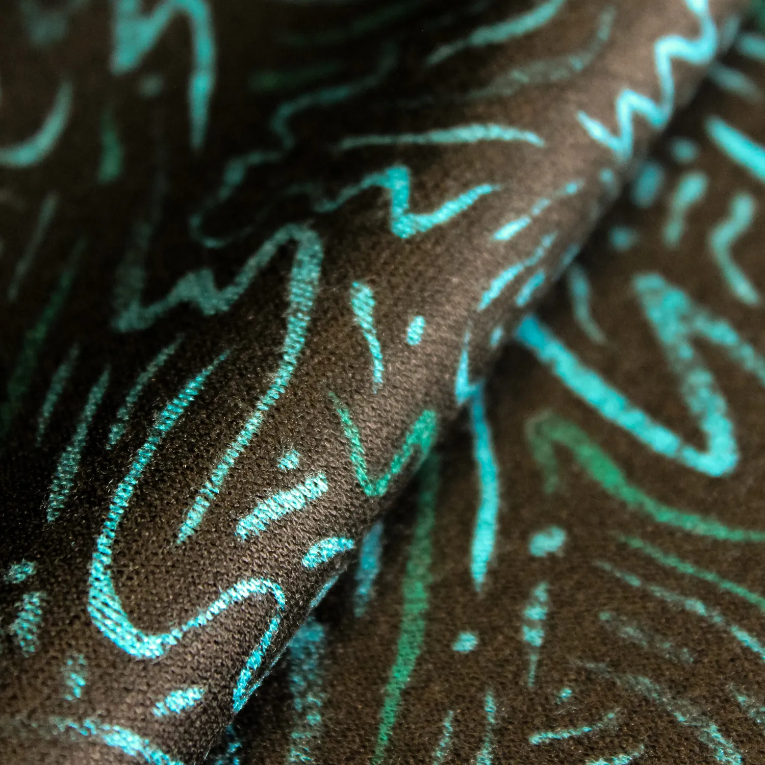 Punta di roma zwart met blauw / groen motief