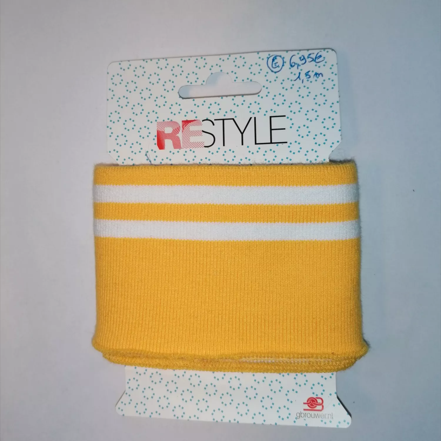 Gele cuff (boordstof) met witte strepen