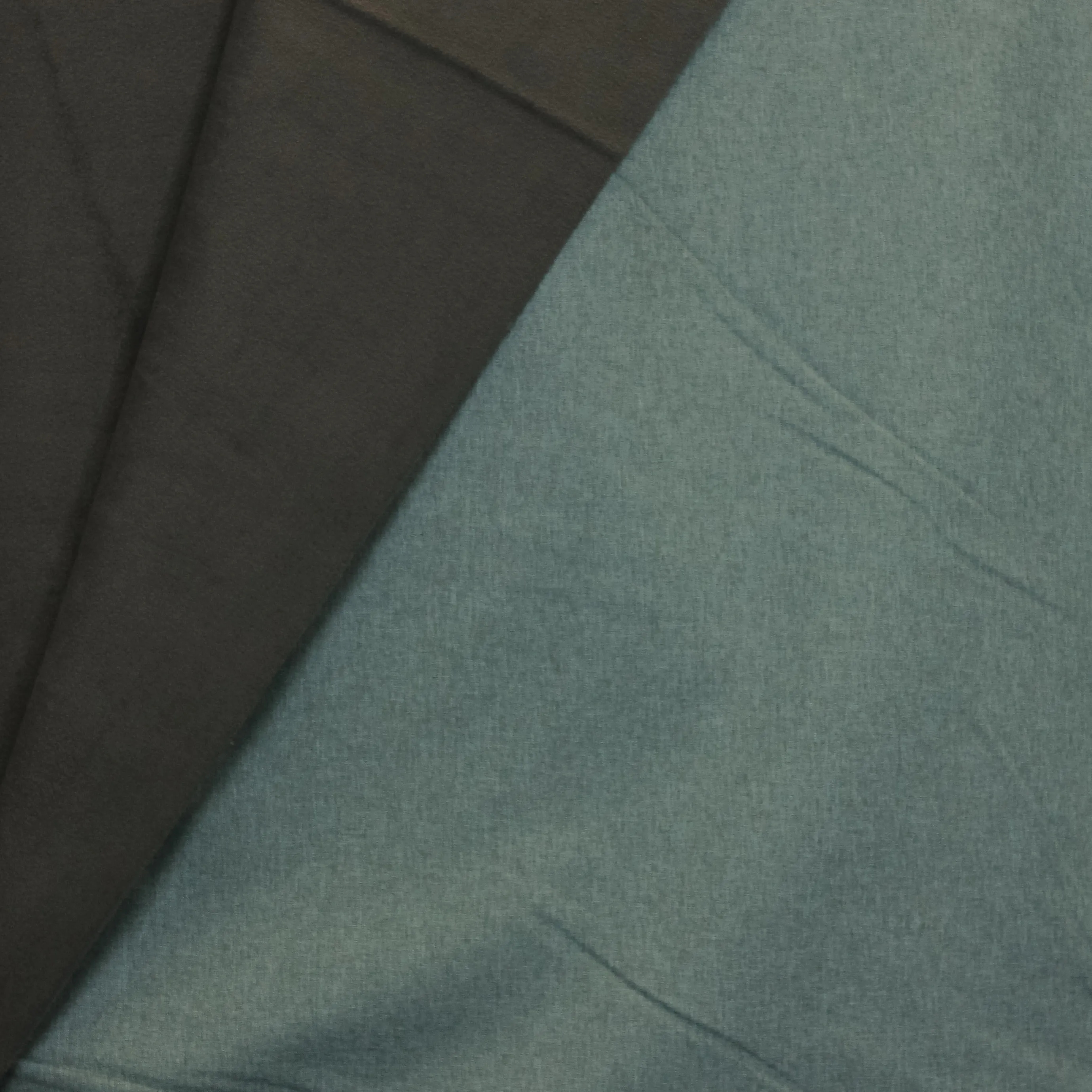 Groene gemêleerde softshell met grijze fleece achterkant