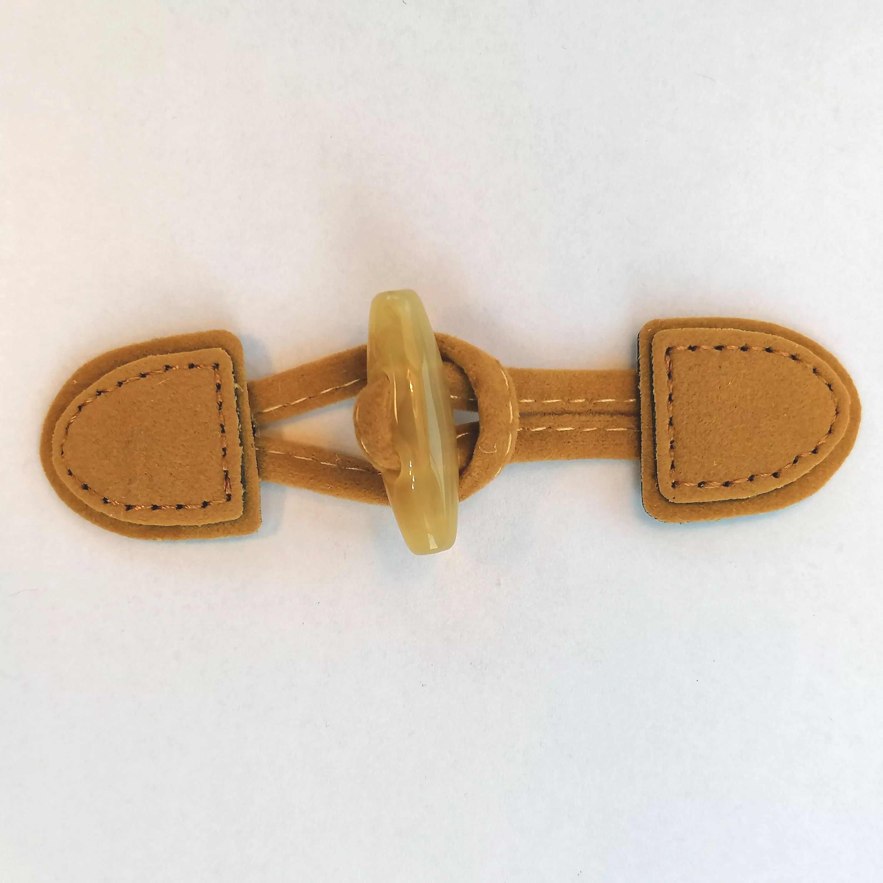 Houtje touwtje sluiting -  suède - lichtbruin - 9,5 x 2,5 cm