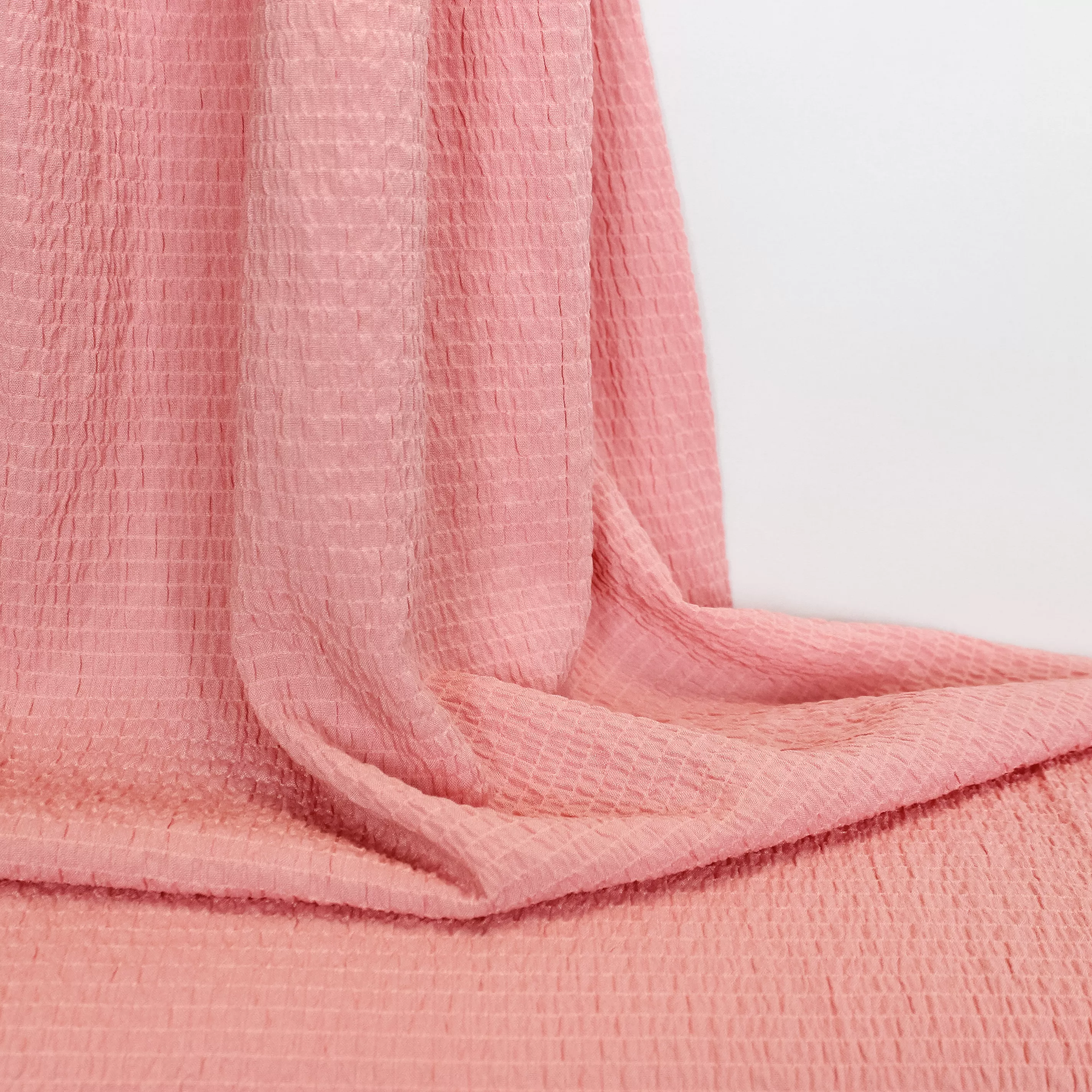 Roze viscose/polyester seersucker stretch
