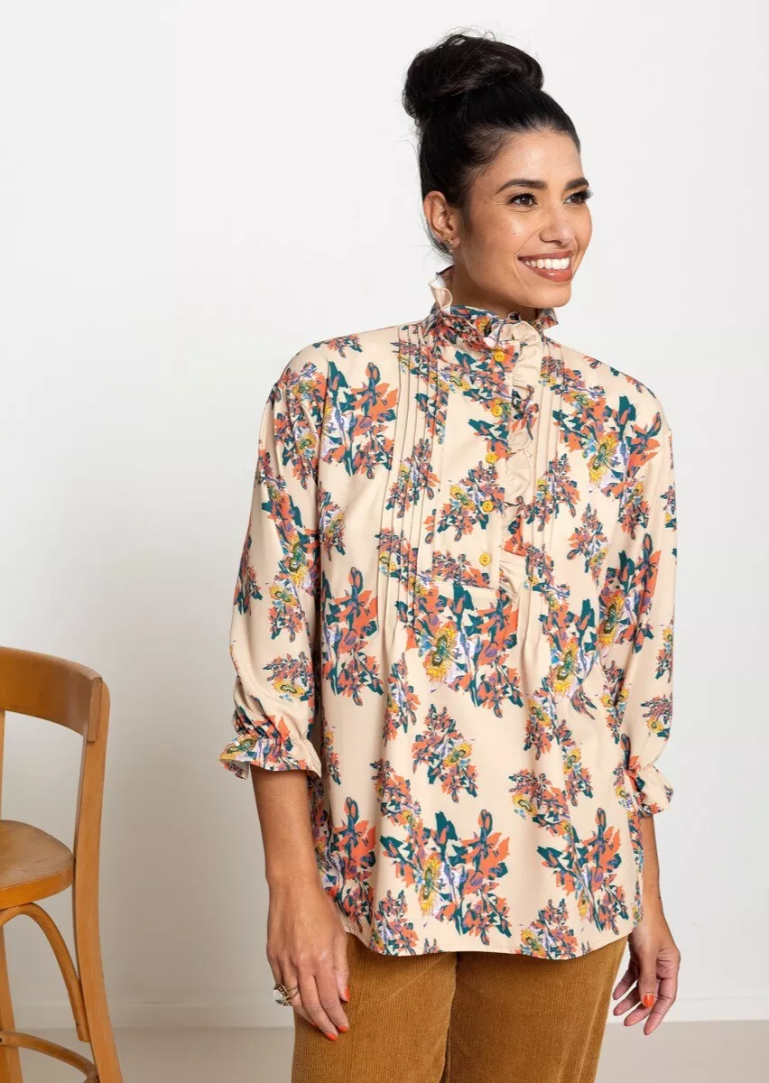 Beige polyester crêpe tricot met bloemen - Knipmode Collectie Lente-Zomer 2022
