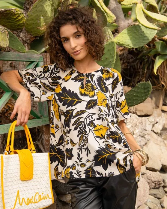 Witte viscose met bloemen Burda collectie lente-zomer 2022