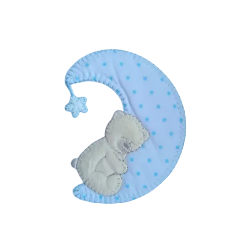 Applicatie - beige beer liggend op een wit met blauw gestipte maan - 9 x 7 cm