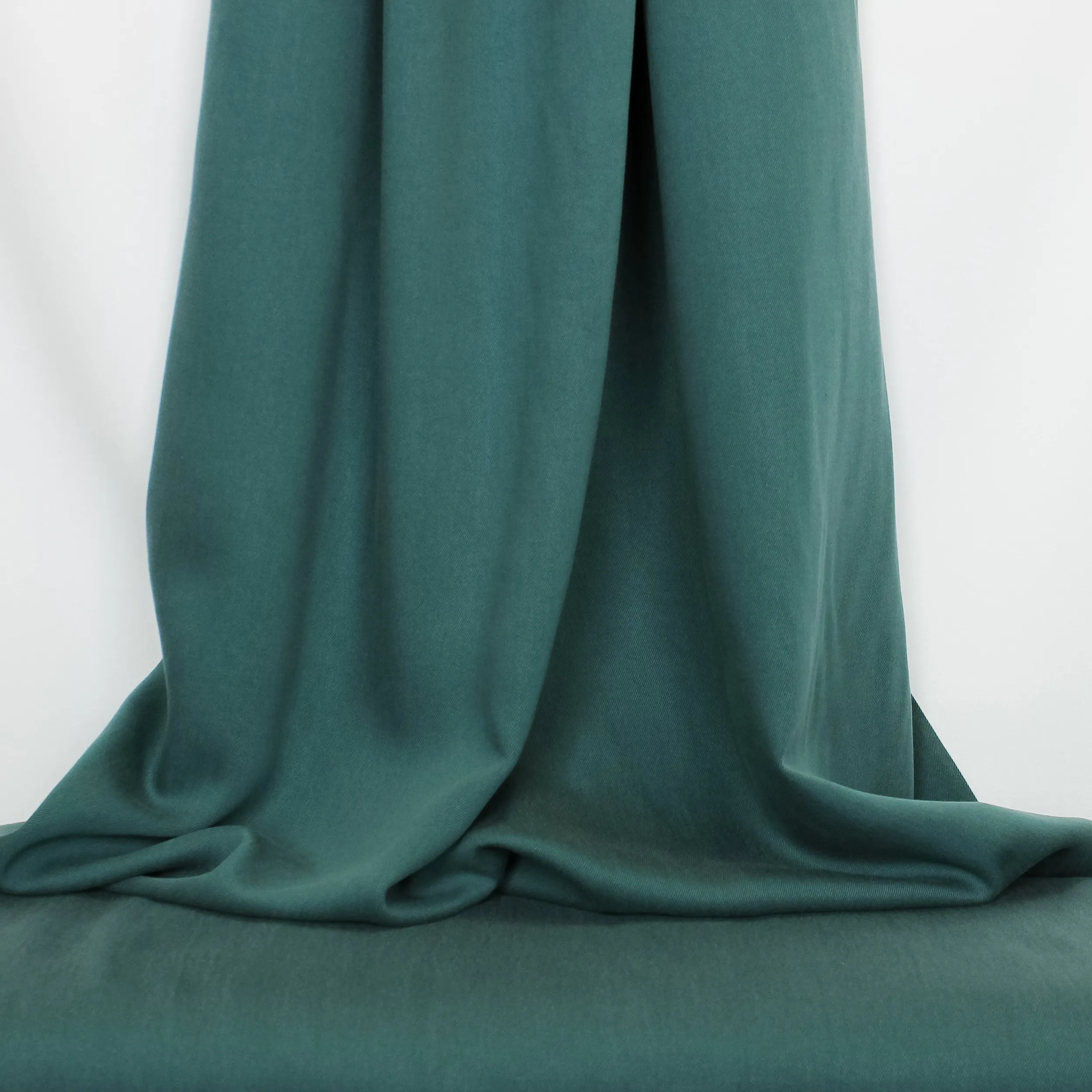 Soepel vallende petrol tencel twill