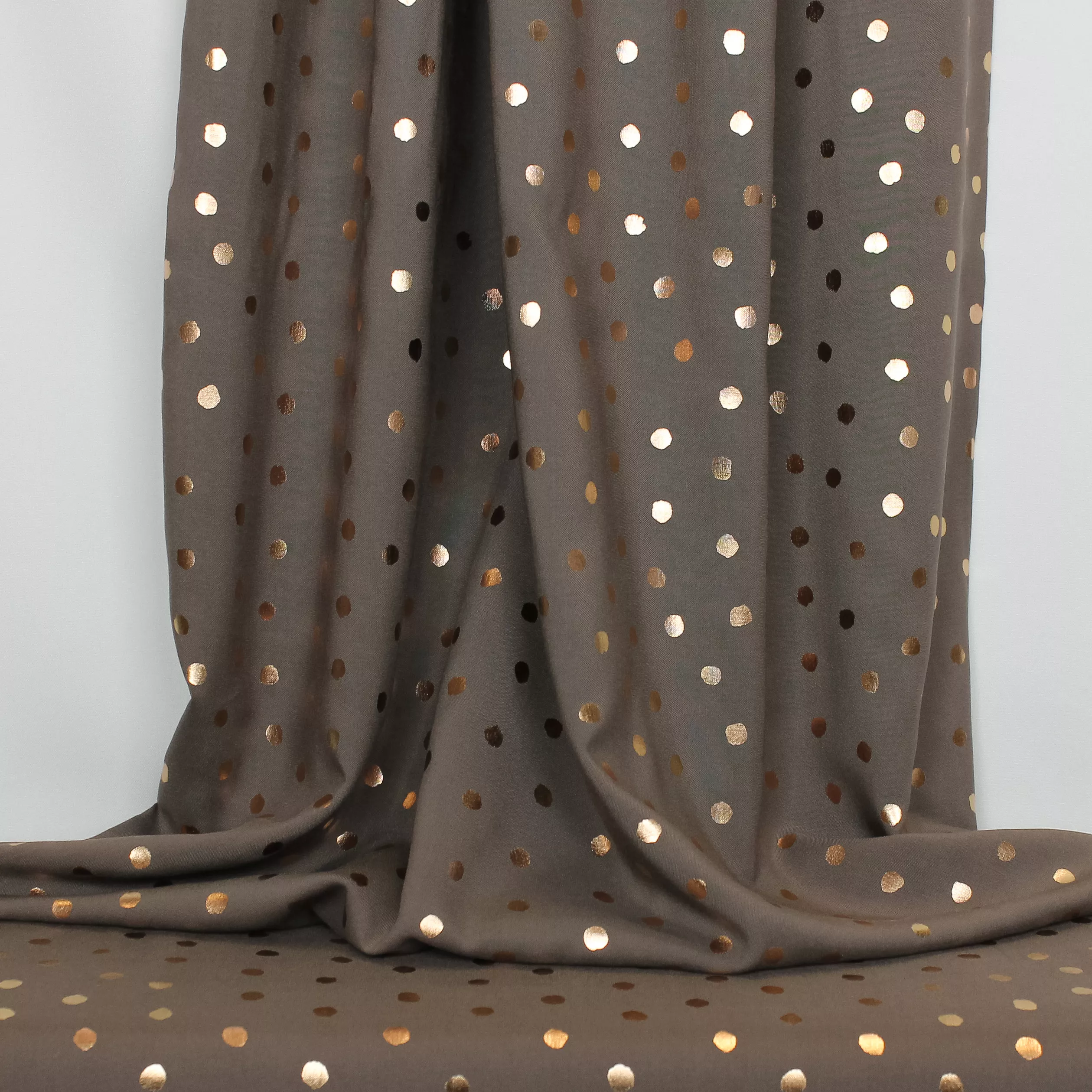 Bruine viscose chally met gouden foil stippen