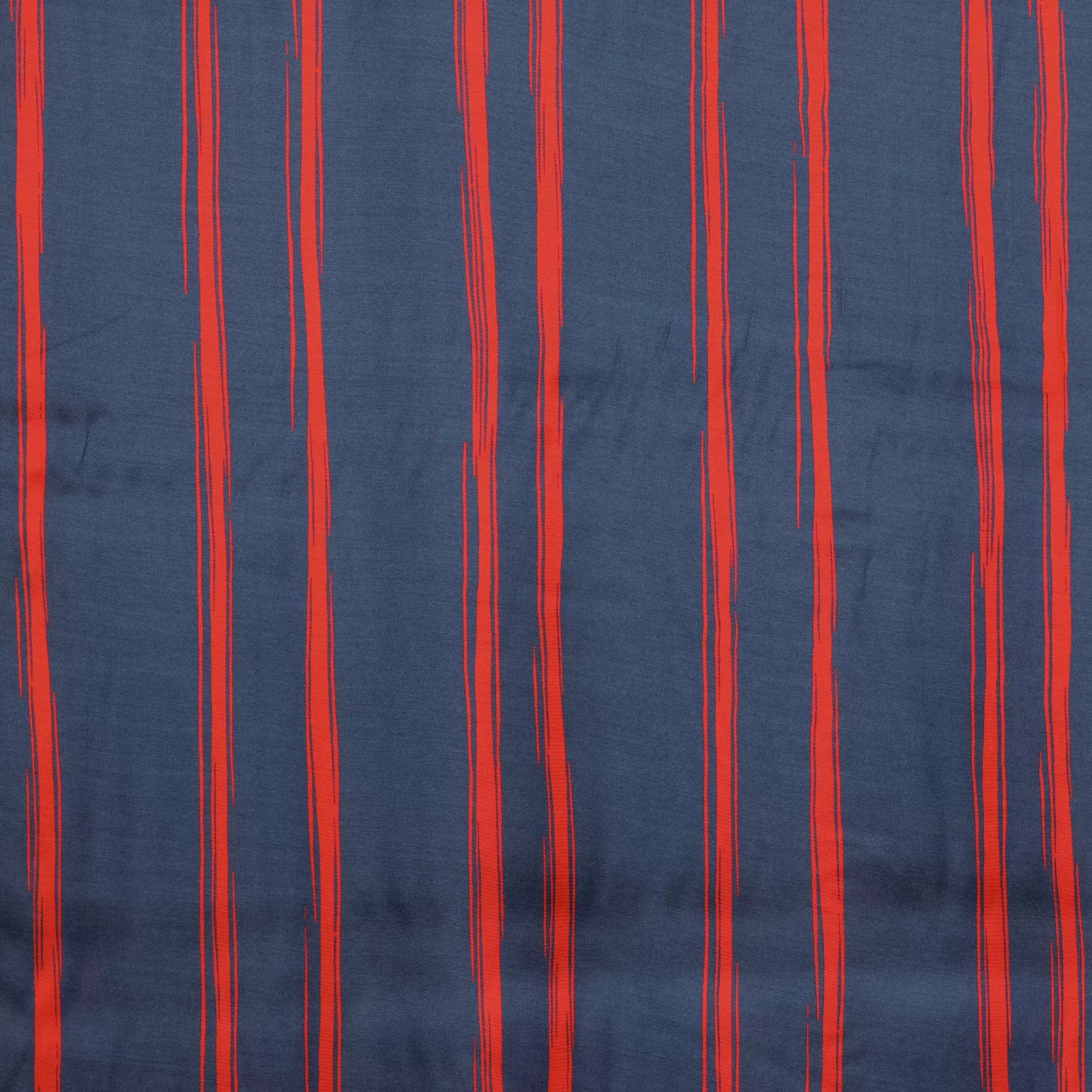 Blauwe viscose met rode strepen