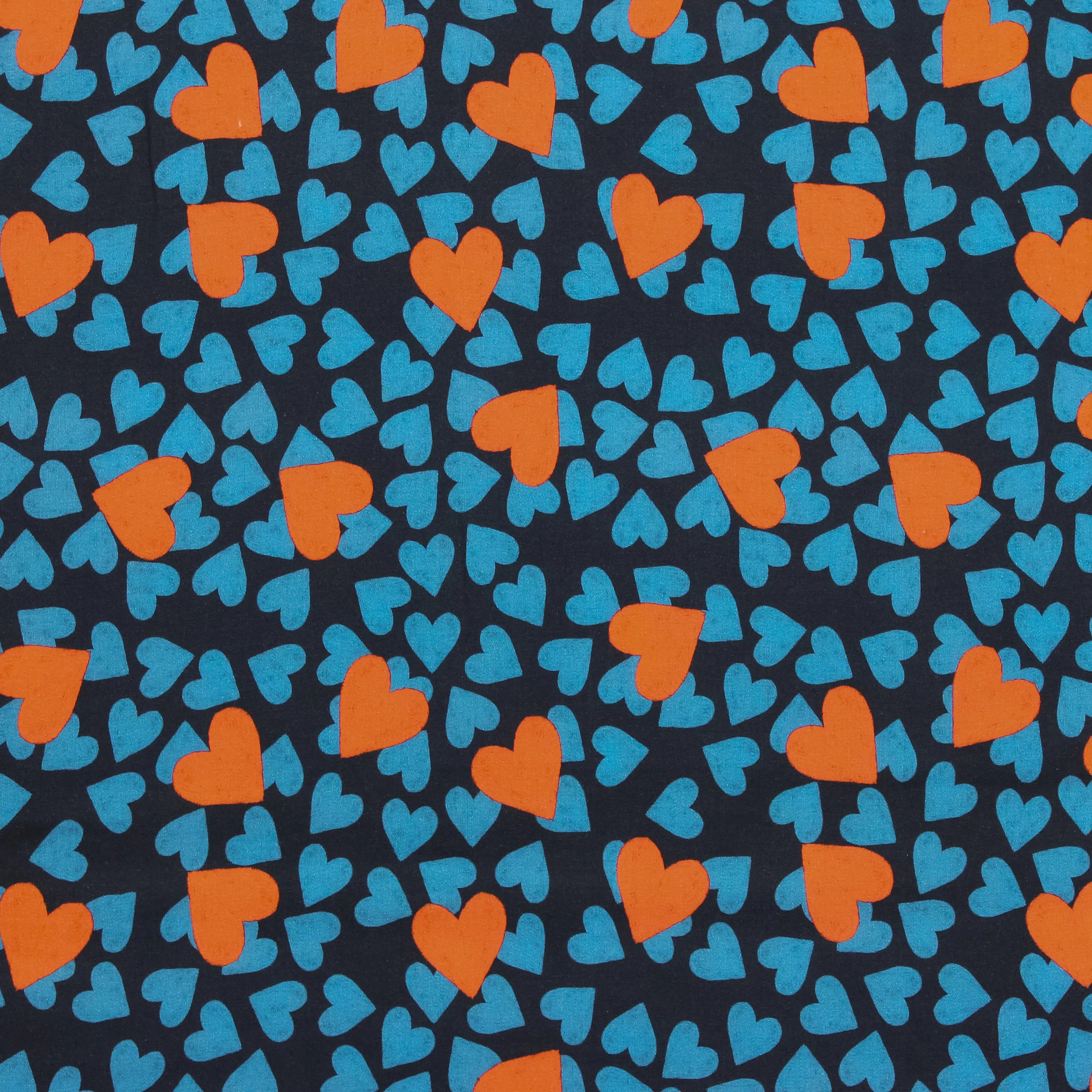 Zwarte viscose met rode en blauwe hartjes