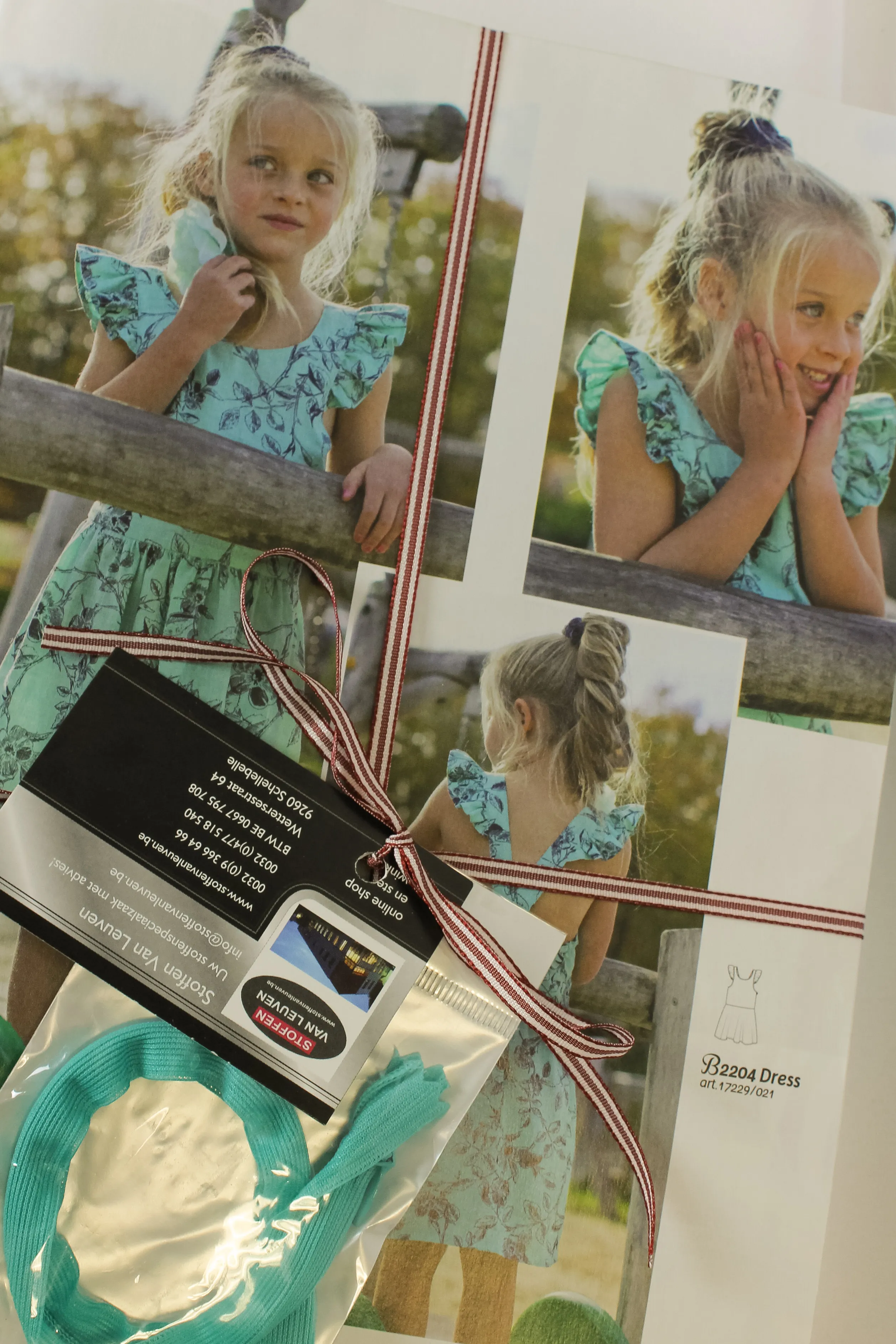 Fel turquoise kleedje met bloempatroon van B*Trendy -voordeelpakket-