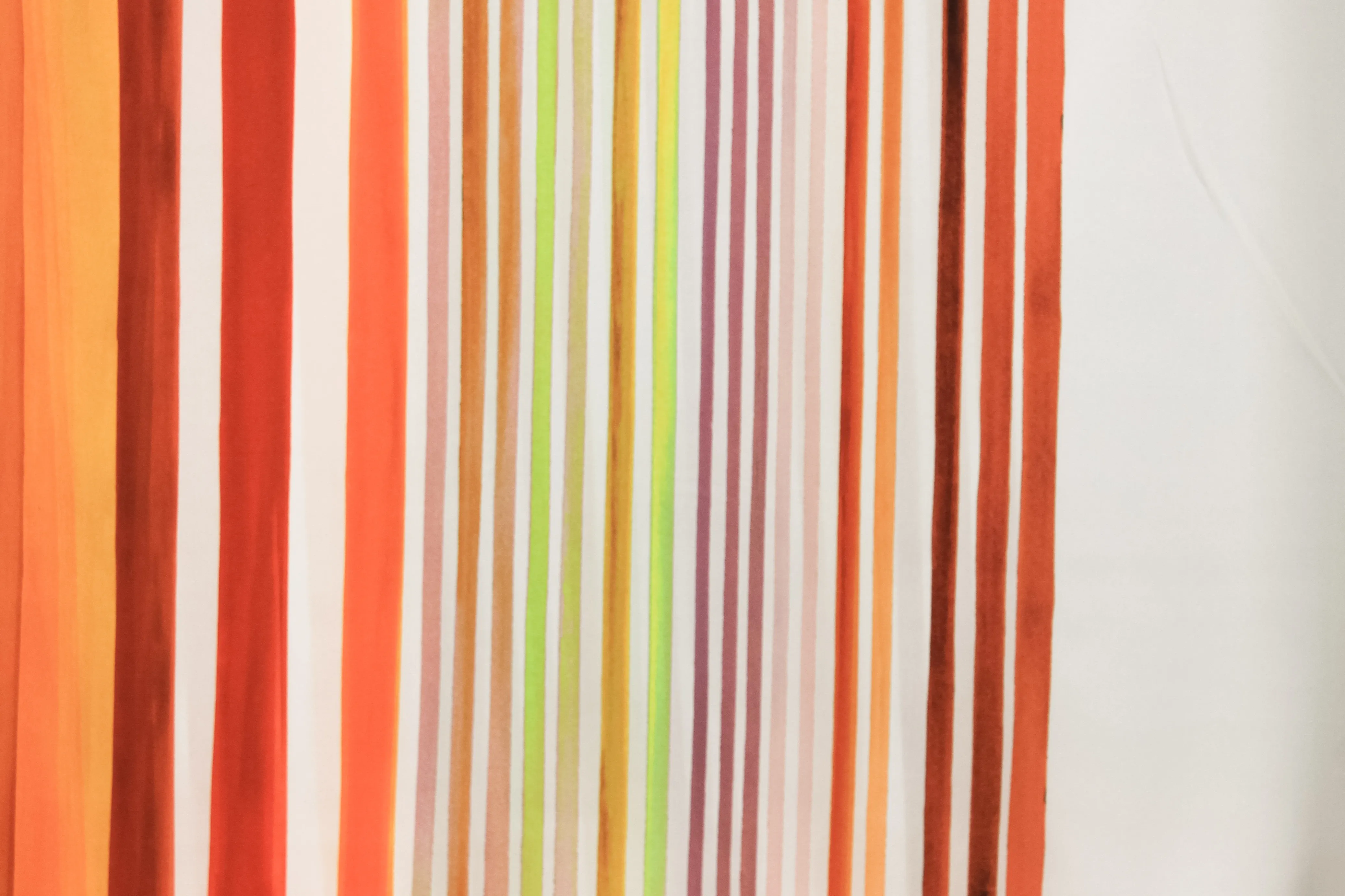 Zachte polyester wit met kleurenstrepen