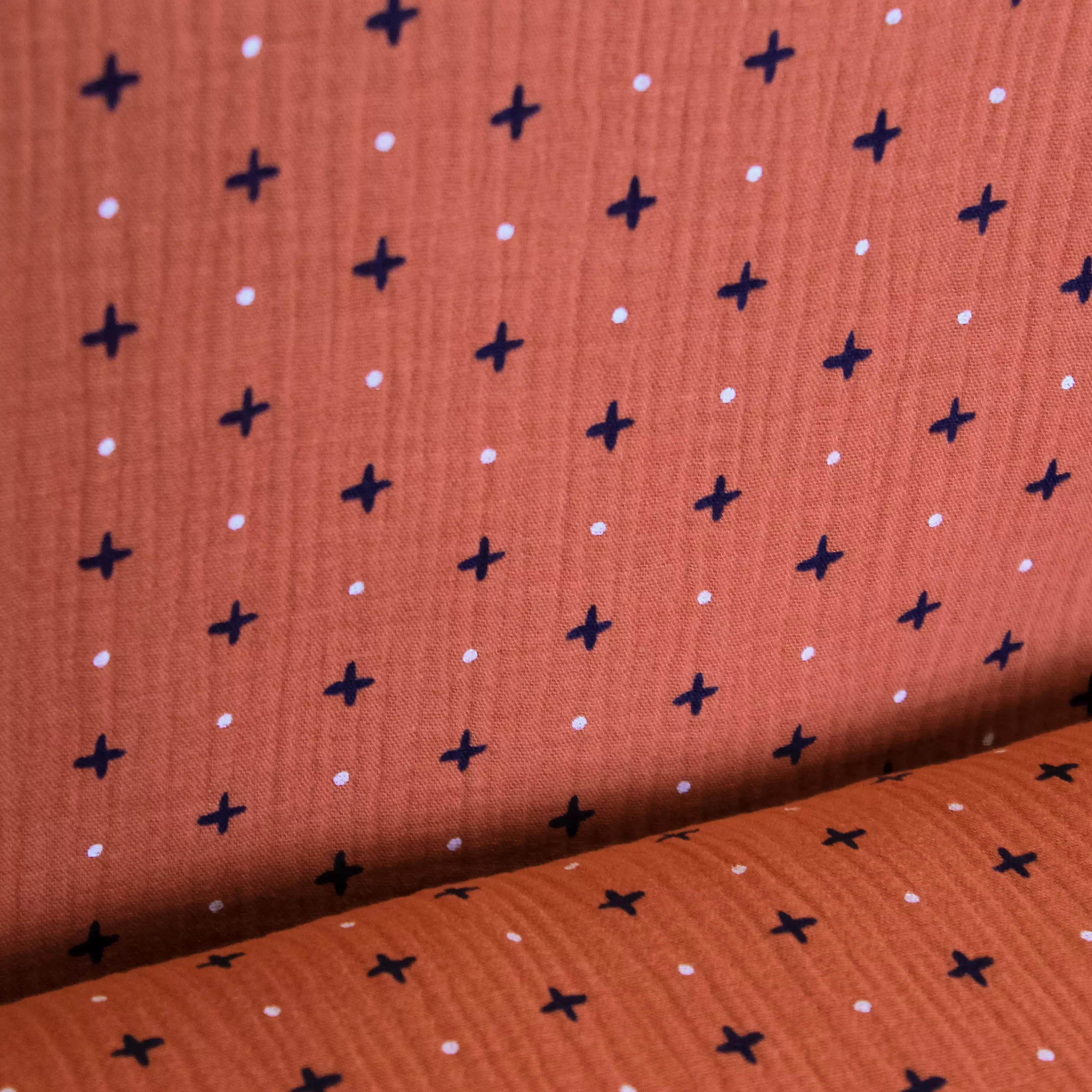 Double gauze bruin 'kruisjes en puntjes'  -Poppy-