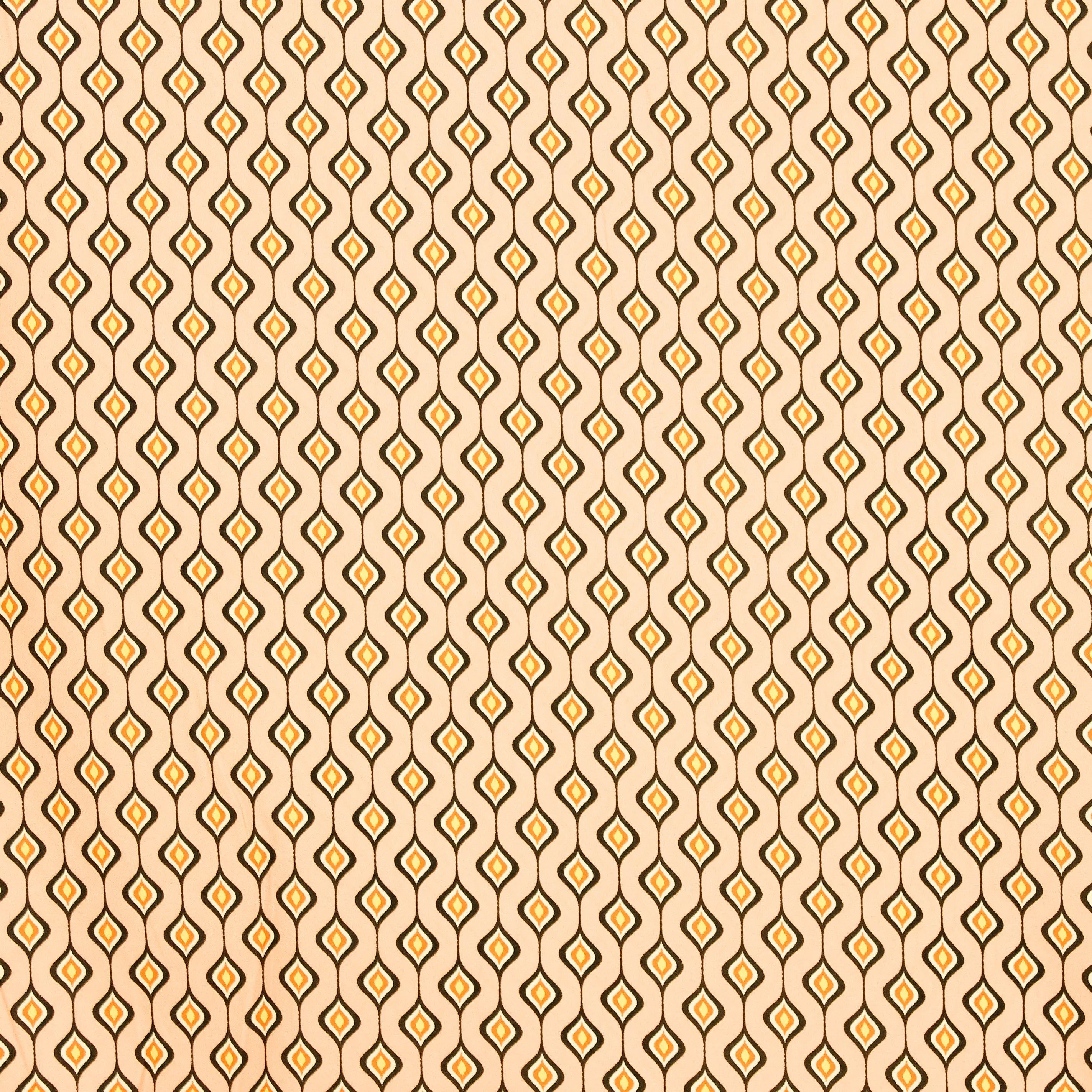 Polyester zalmroze met abstract patroon