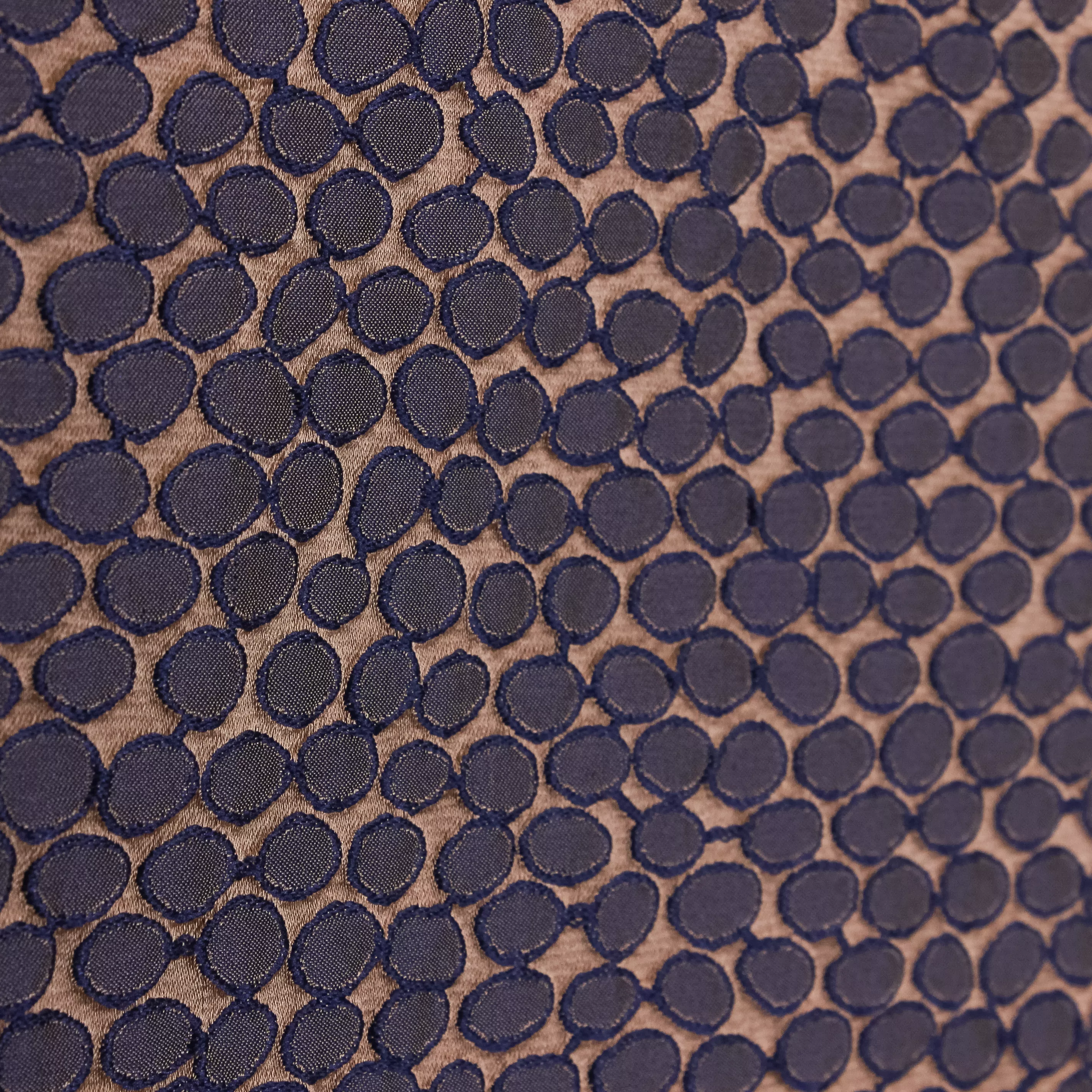 Jacquard bruin met paarse bolletjes