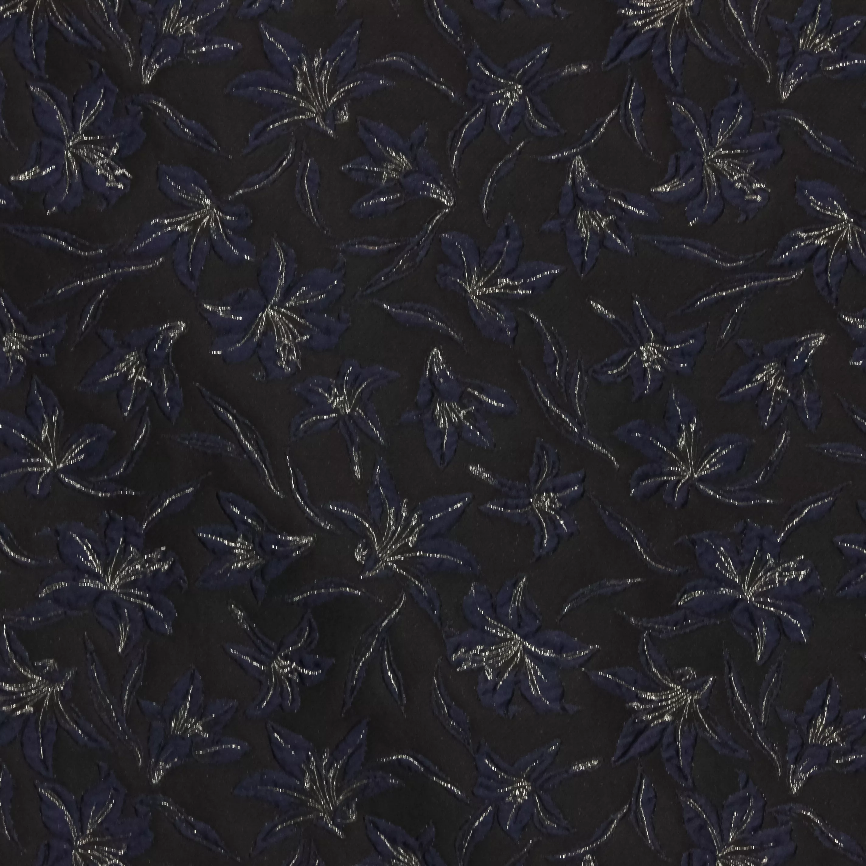 Jacquard zwart met blauwe bloemen en lurex draad