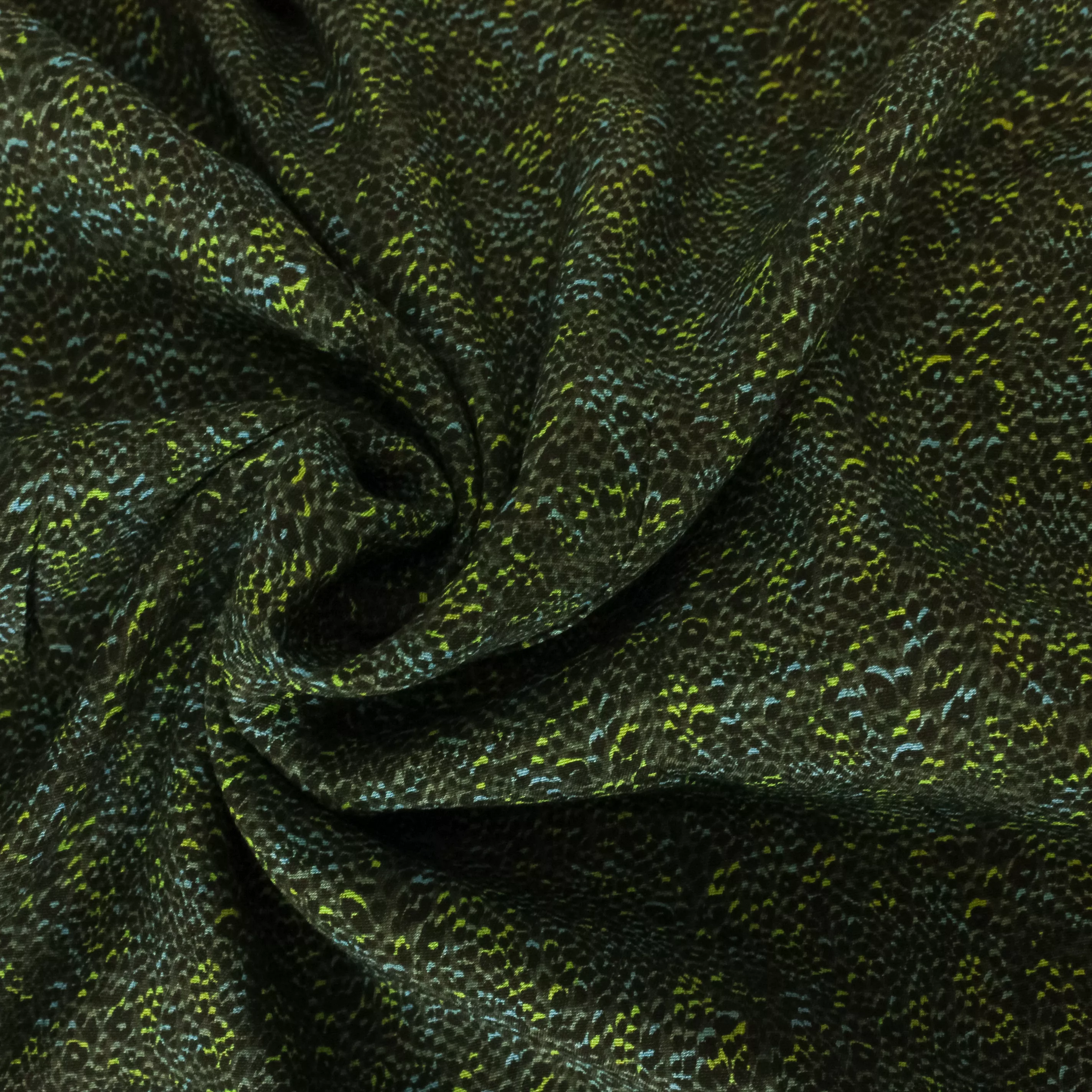 Viscose groen met kleine luipaardprint