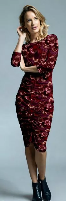Viscose tricot donkerrood met bloempatroon