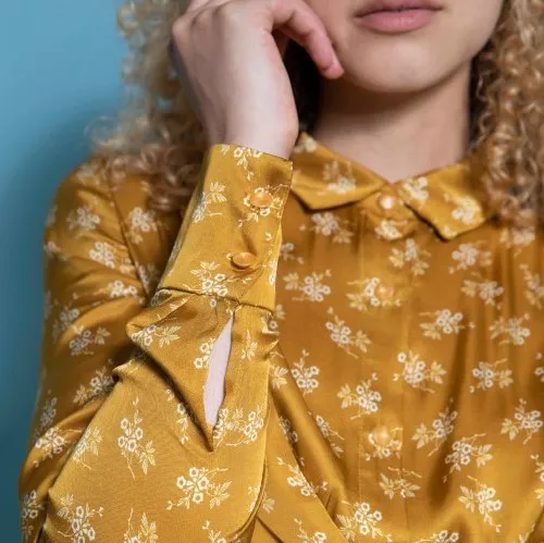 Viscose oker/goud met witte bloemetjes  - La Maison Victor