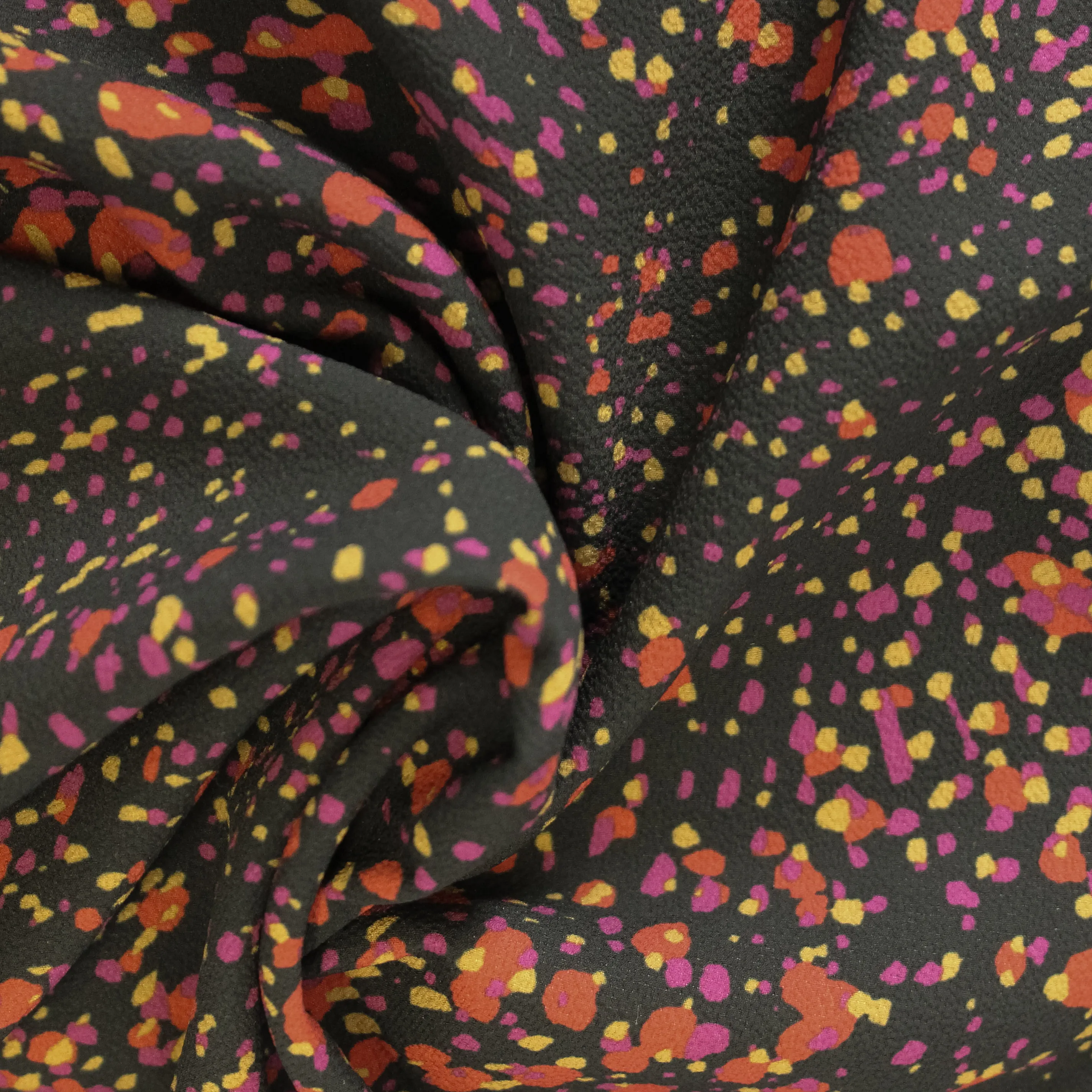 Polyester crêpe zwart met vlekjes  - La Maison Victor