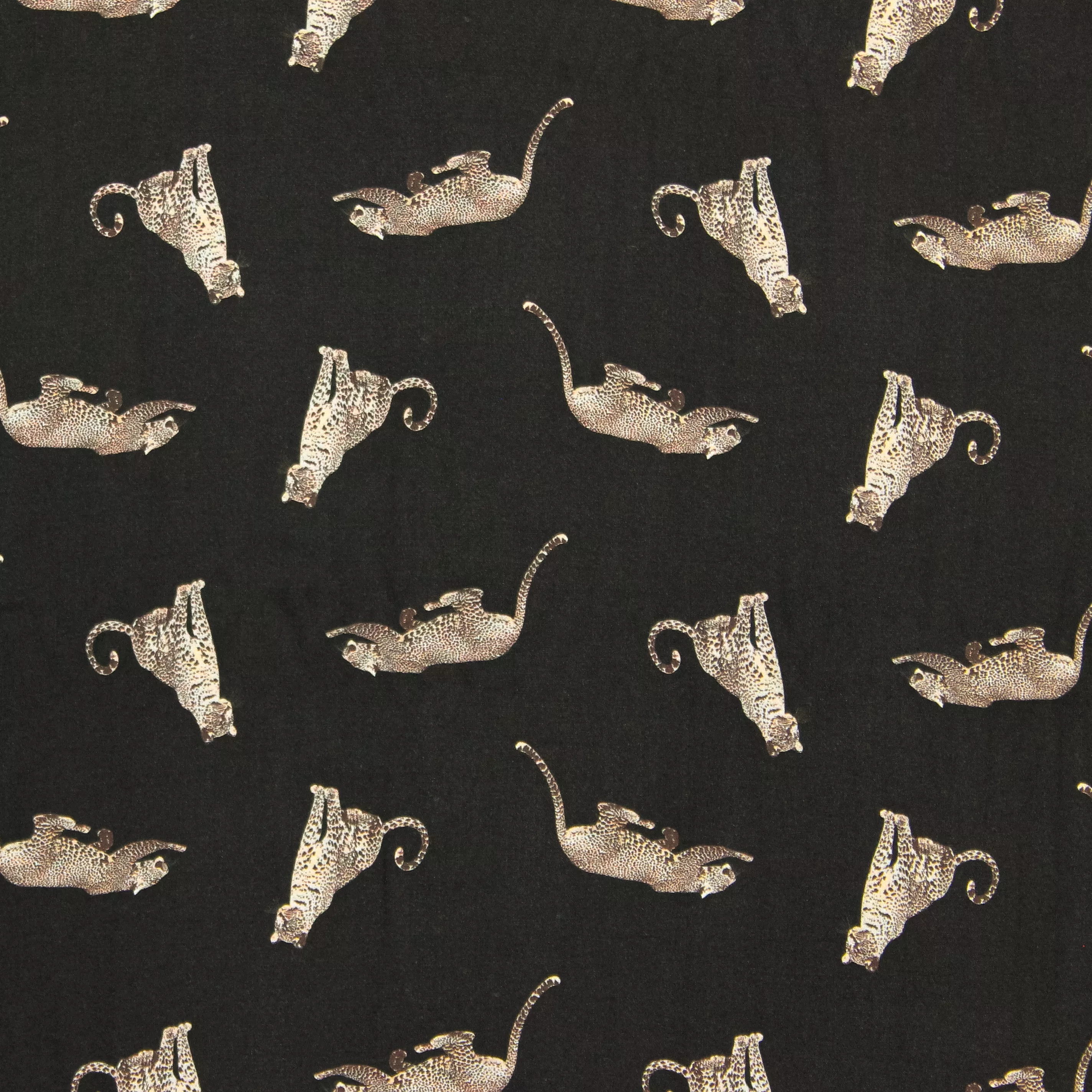 Viscose zwart met luipaarden- Burda