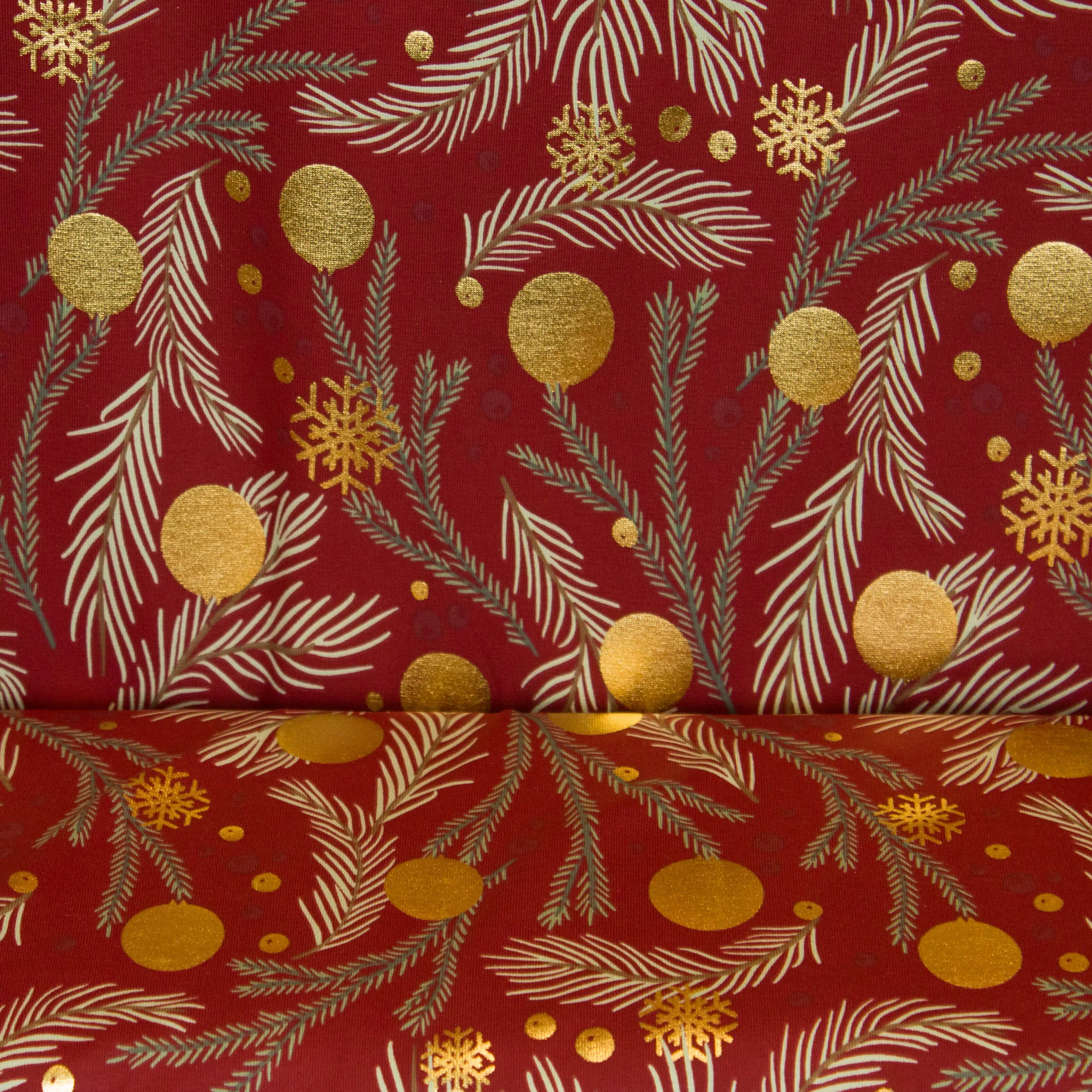 Tricot donkerrood met kerstprint en gouden folie