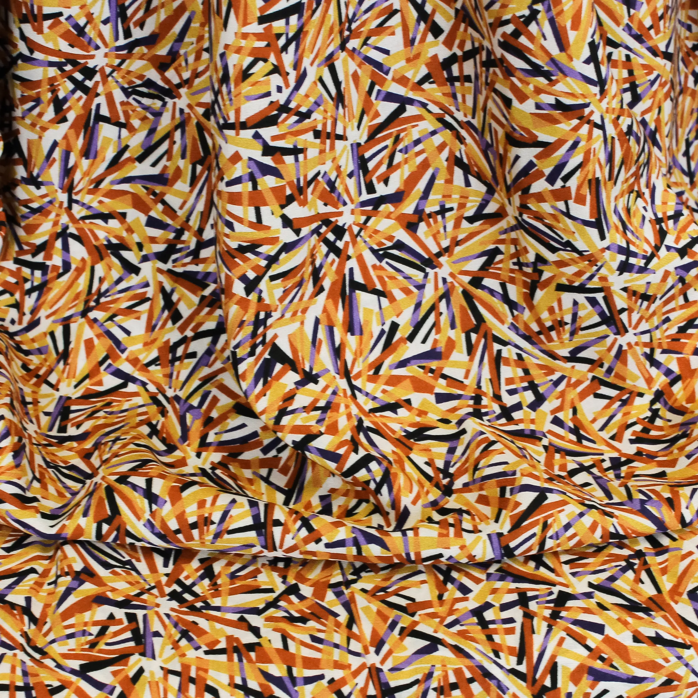 Viscose met streepjes 'Fireworks' - Knipmode