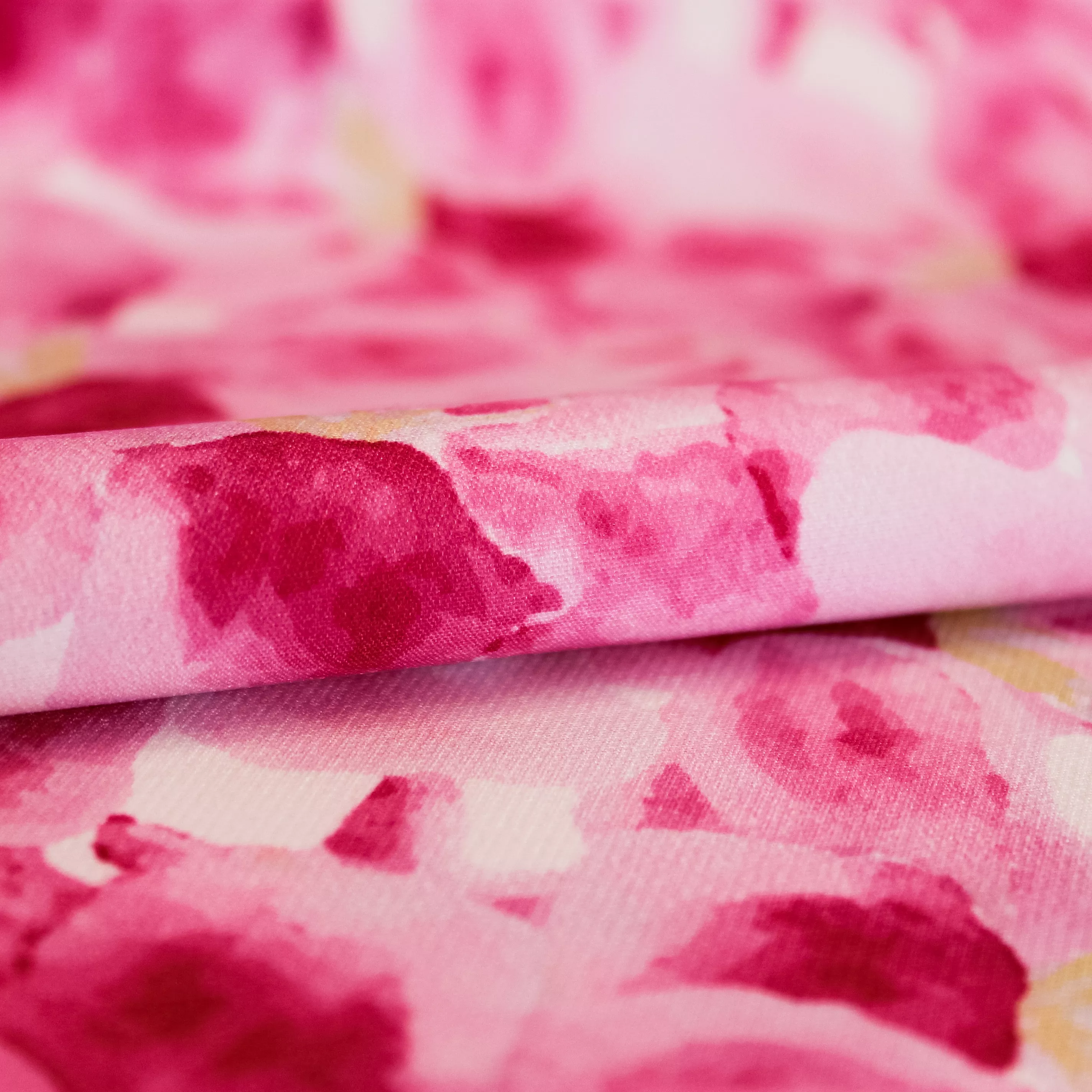 Rekbare polyester wit met roze bloemen