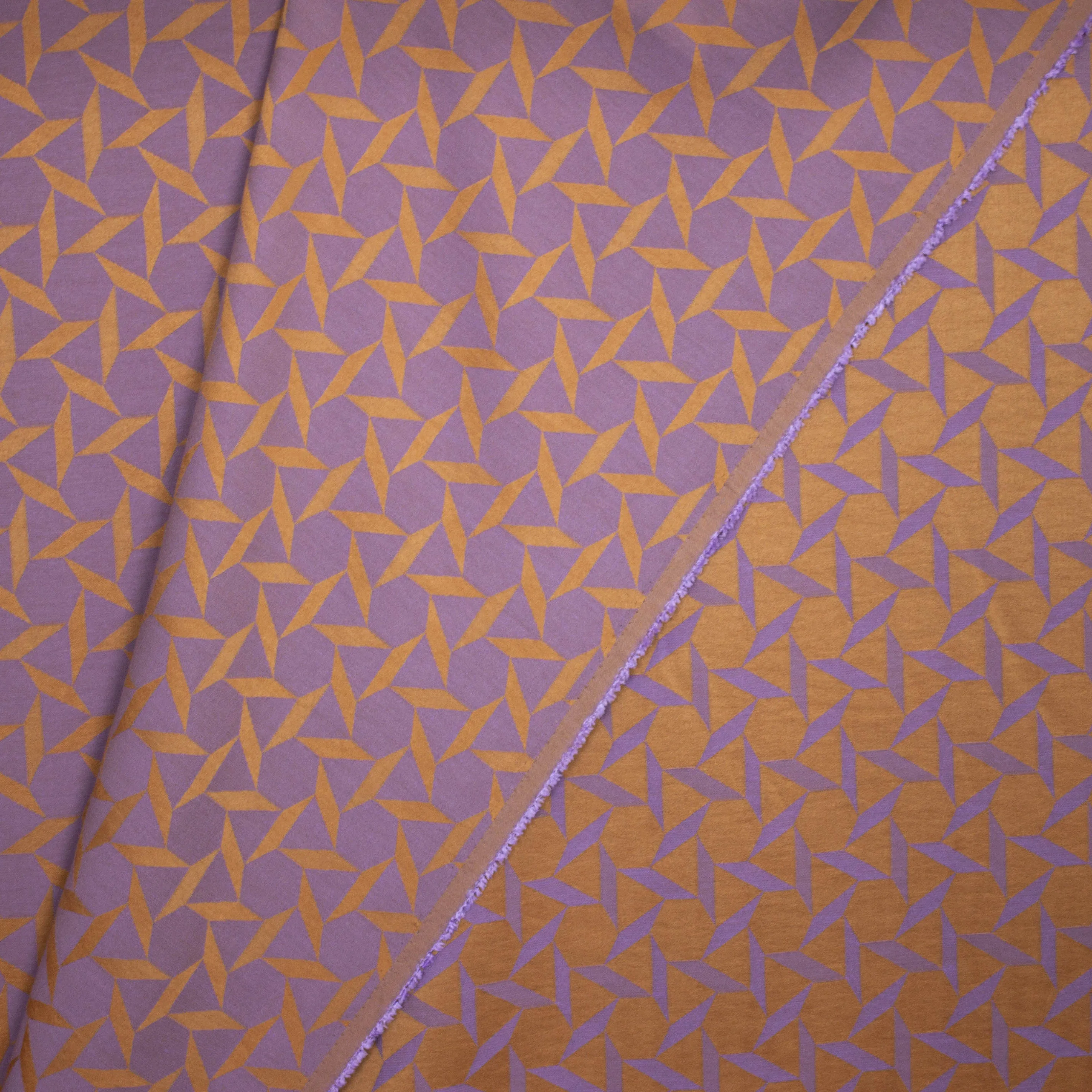 Viscose jacquard satijn bruin en paars