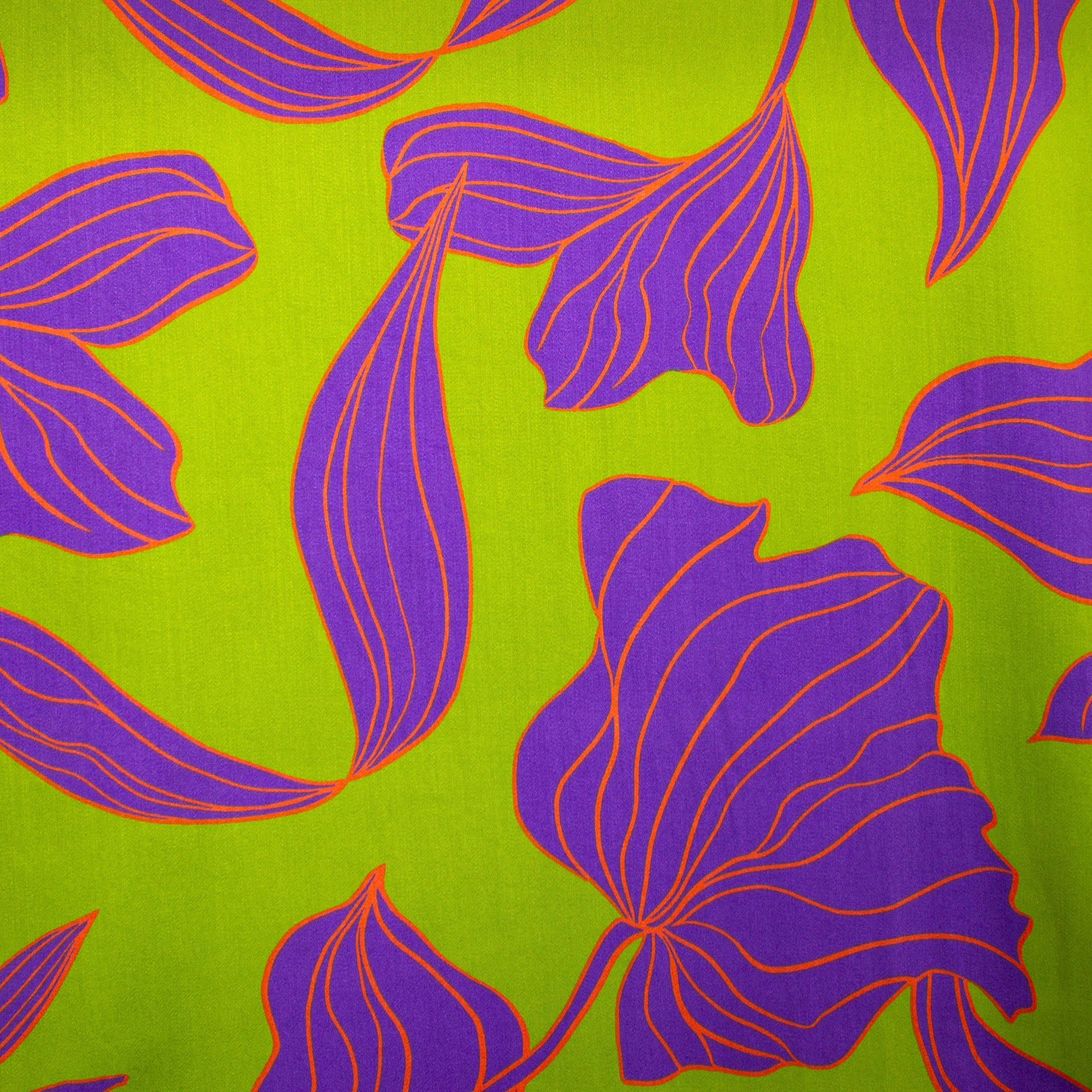 Viscose groen met paarse bloemen