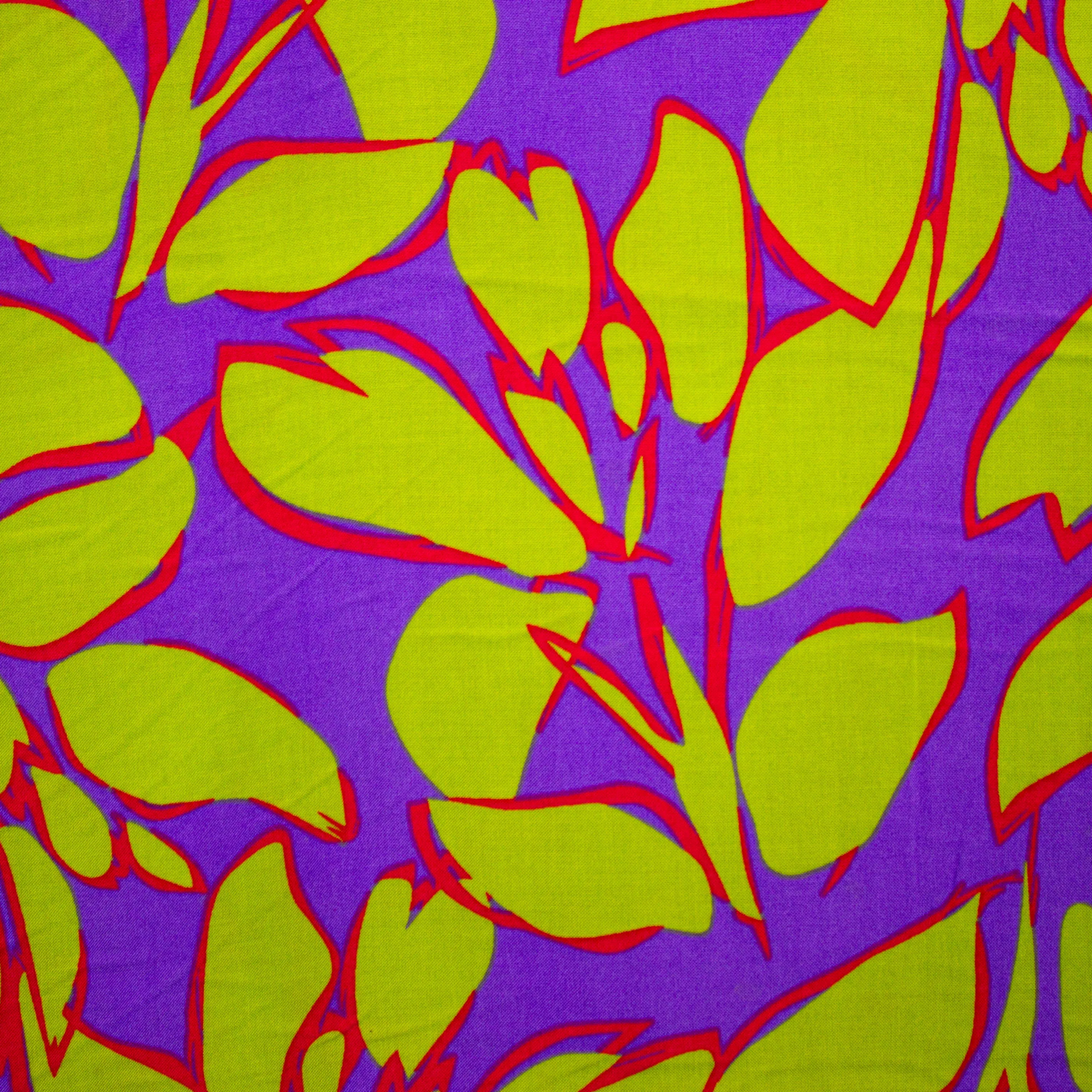 Rayon paars met groene bladeren